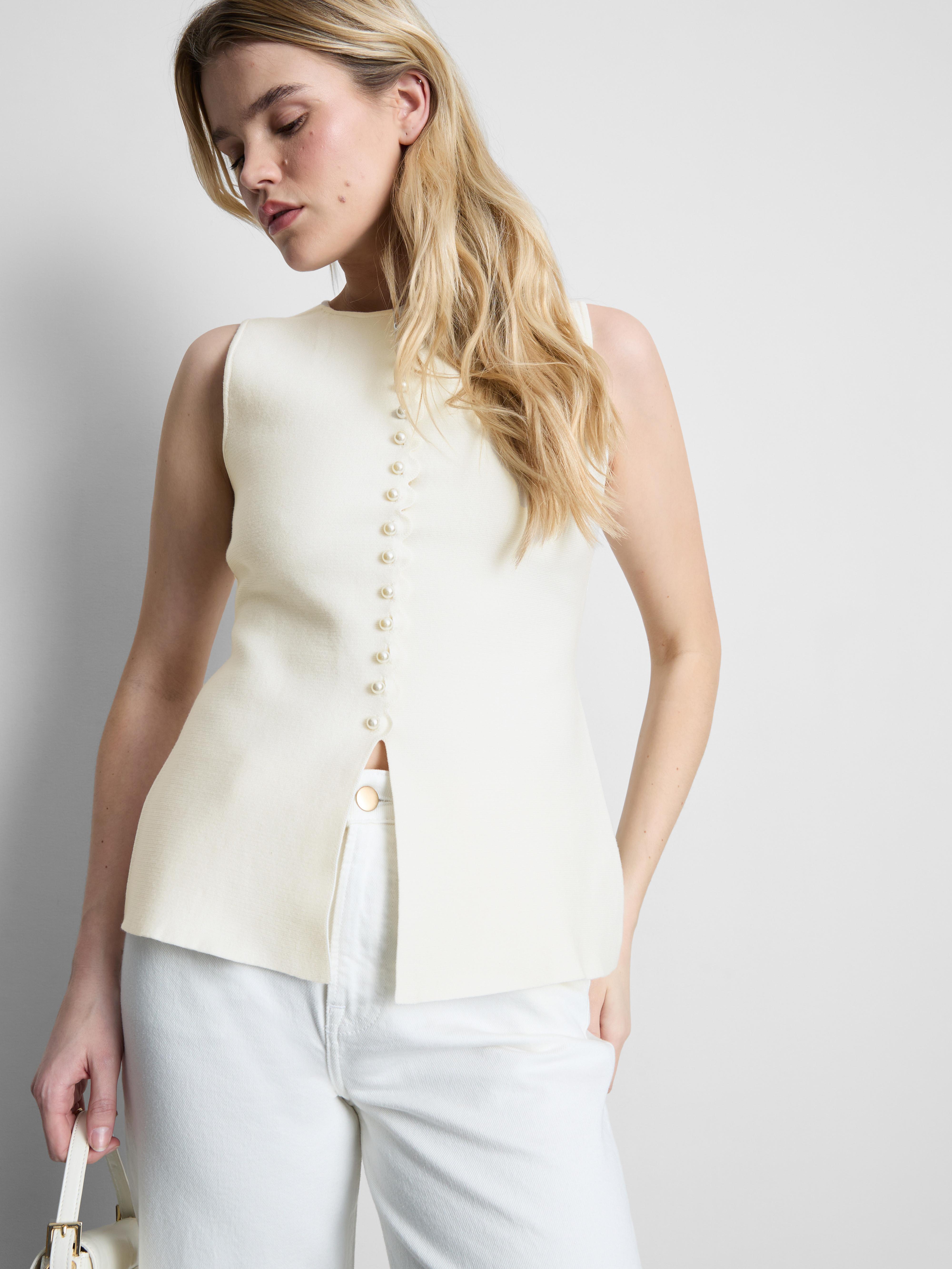 Maiou sculptat cu detalii din perle artificiale