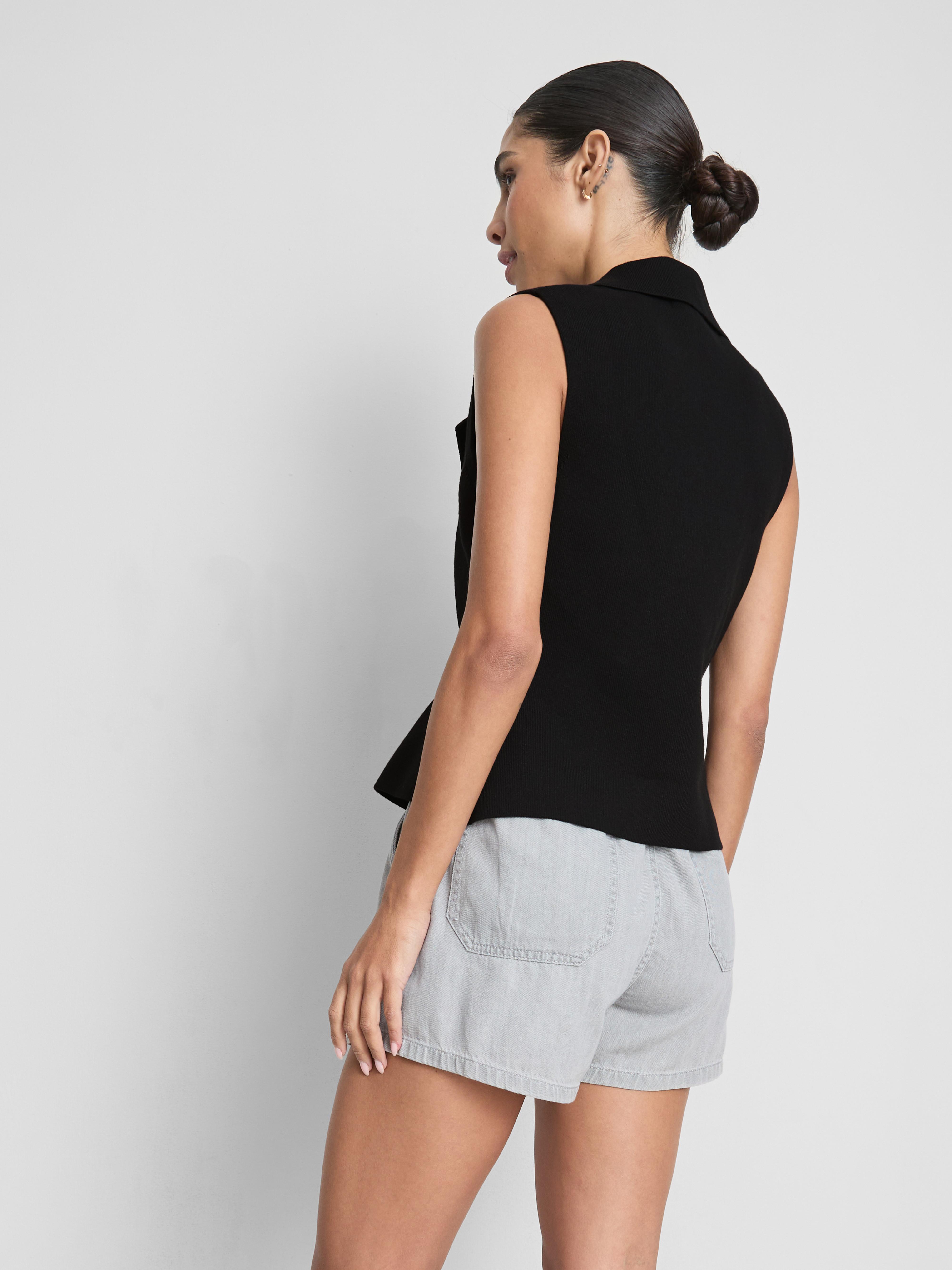 Chaleco asimétrico con cuello con solapas