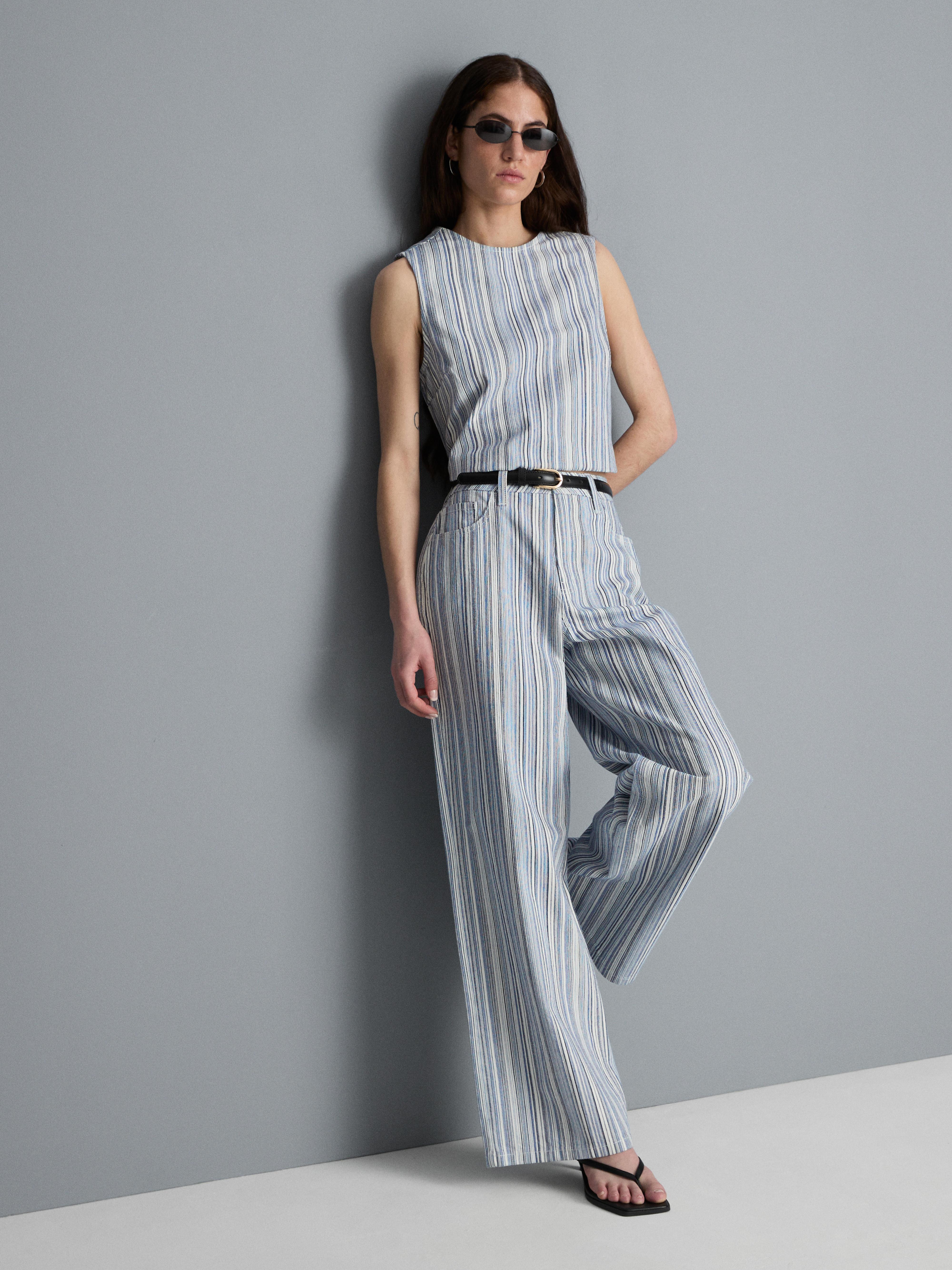 Top corto gessato in denim di cotone