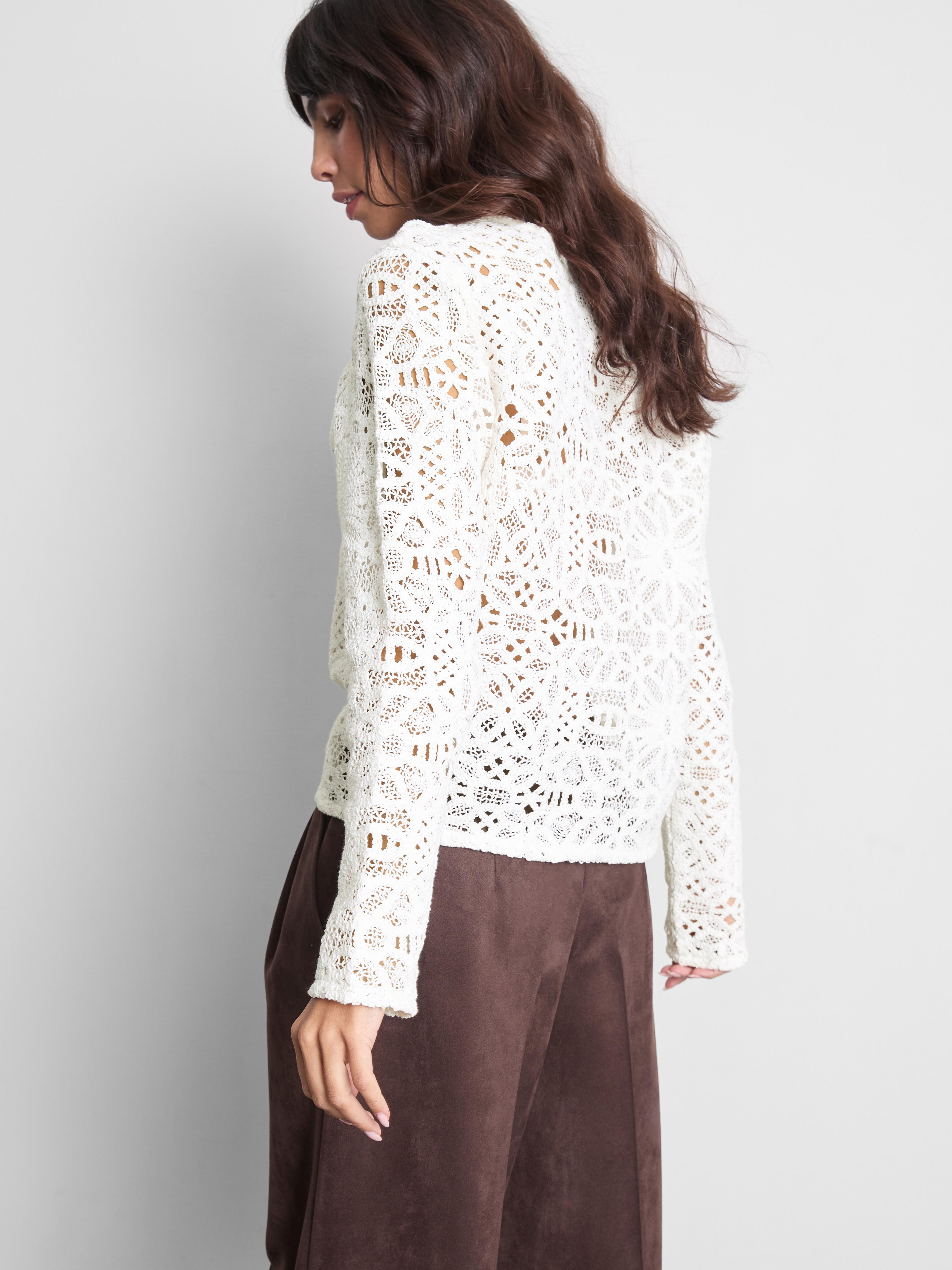 Bogaty w bawełnę szydełkowy top z długim rękawem