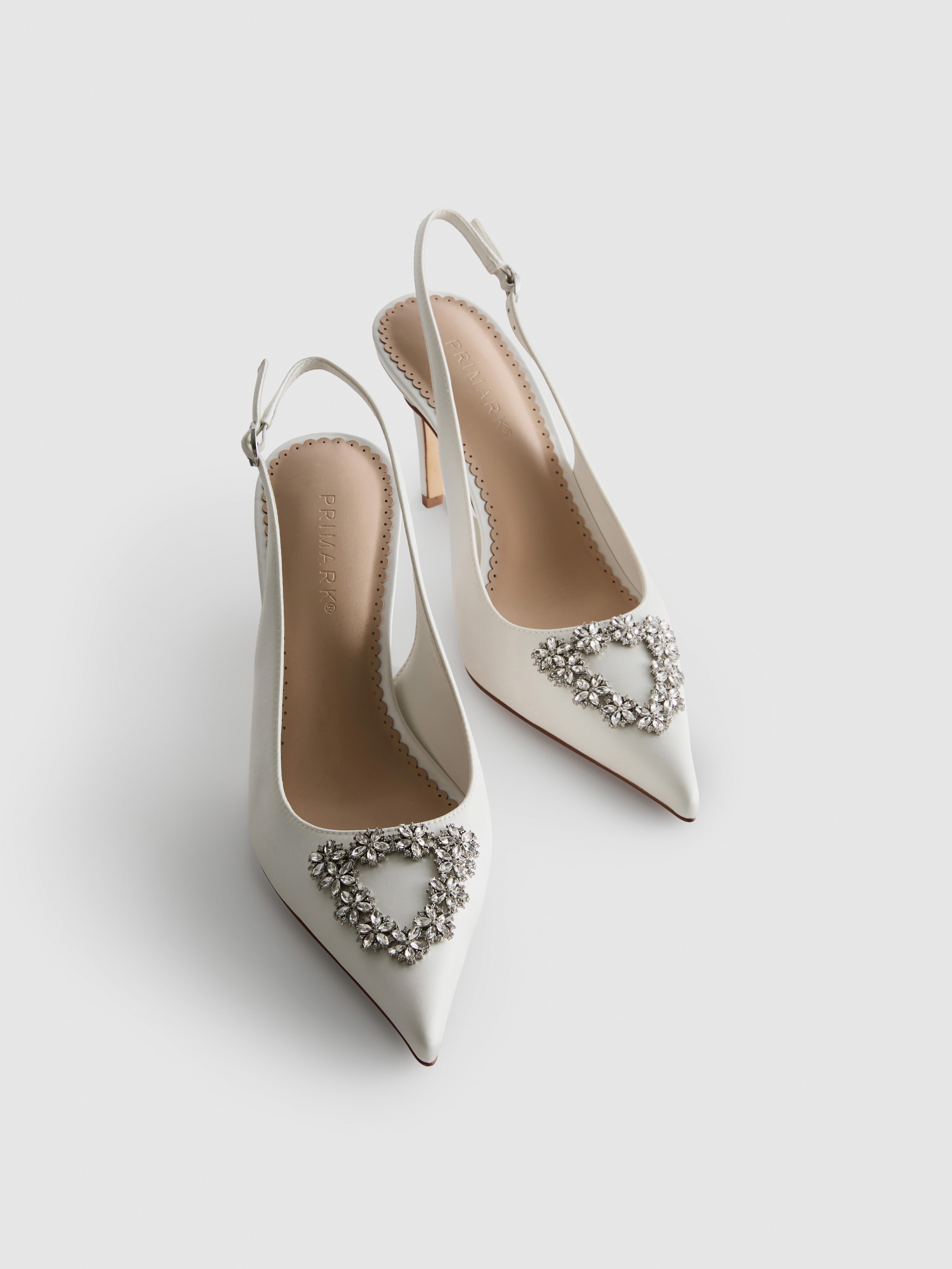 Spitze Pumps aus Satin mit Strasssteinen