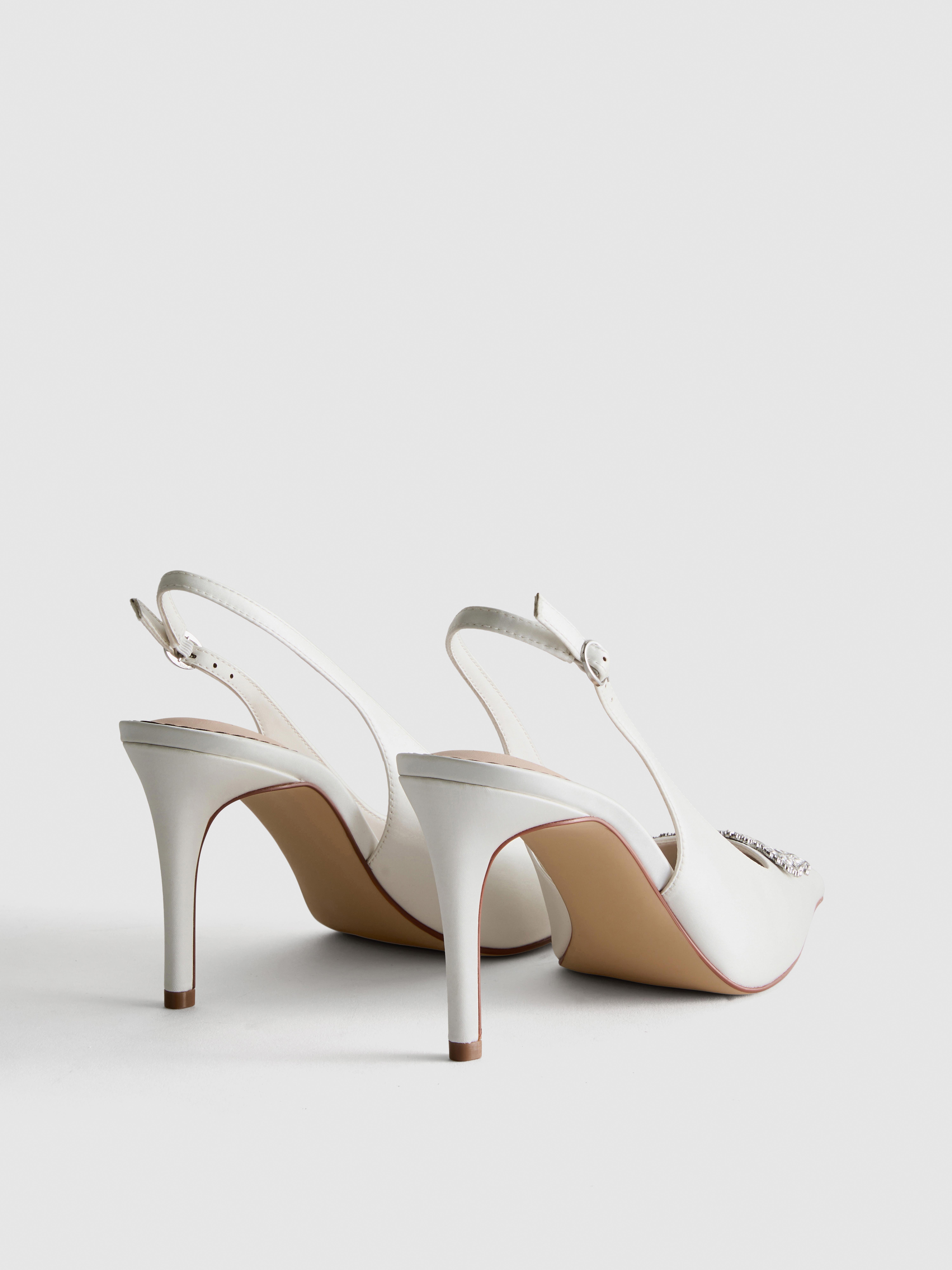 Spitze Pumps aus Satin mit Strasssteinen