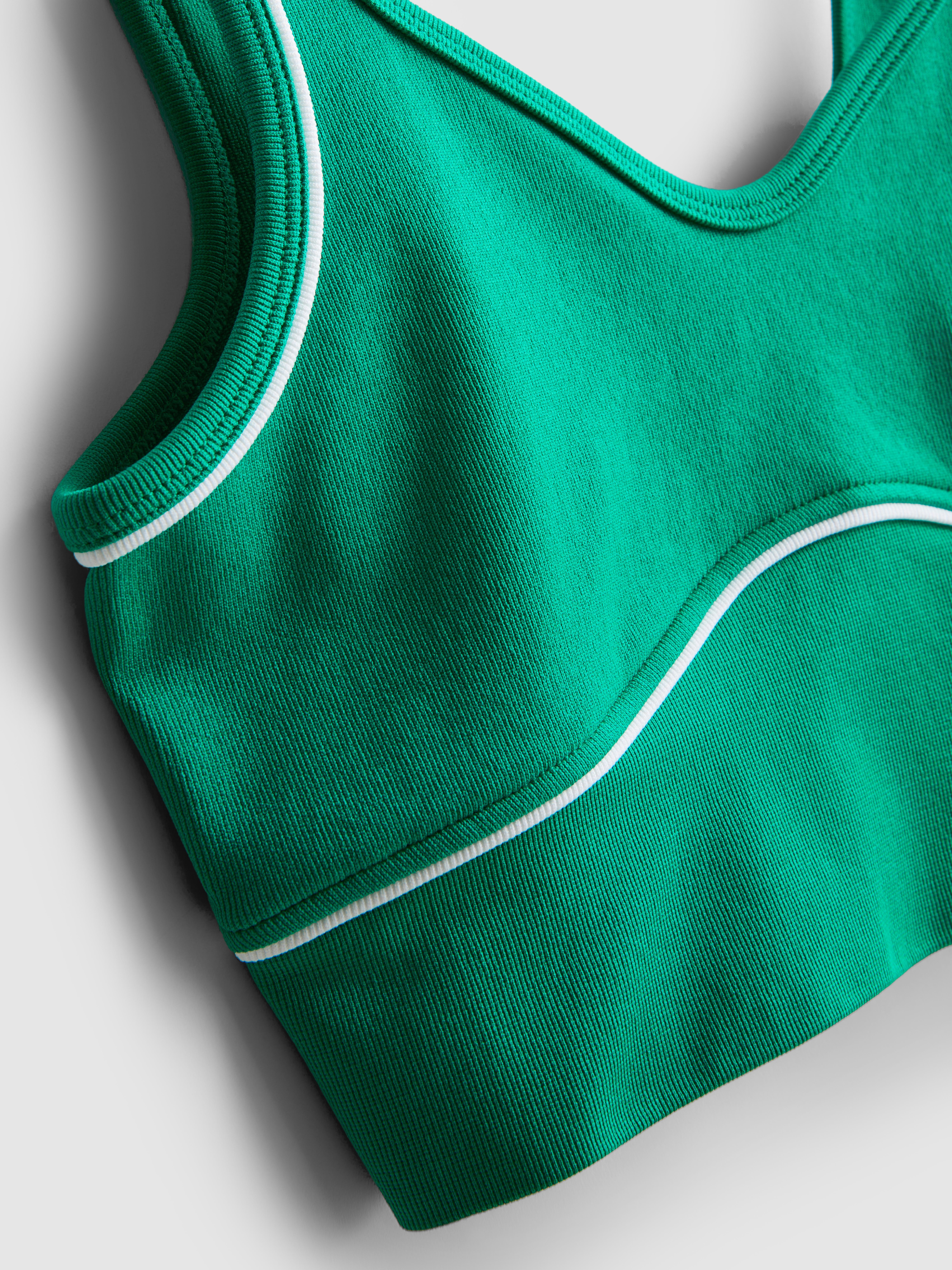 Seamless Piping Active Crop Top
