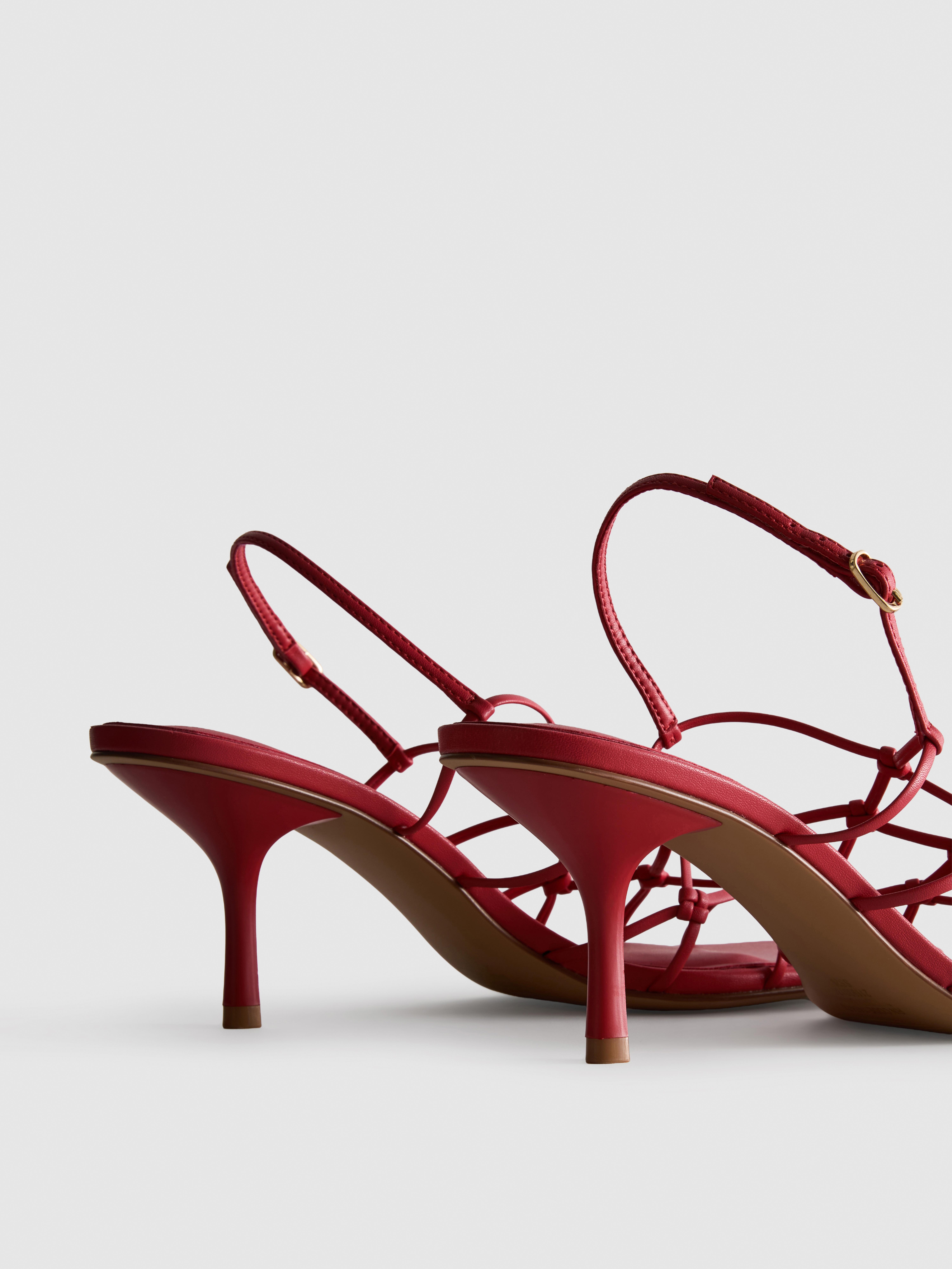 „The Edit“ Sandaletten in Flechtoptik mit Stiletto-Absatz