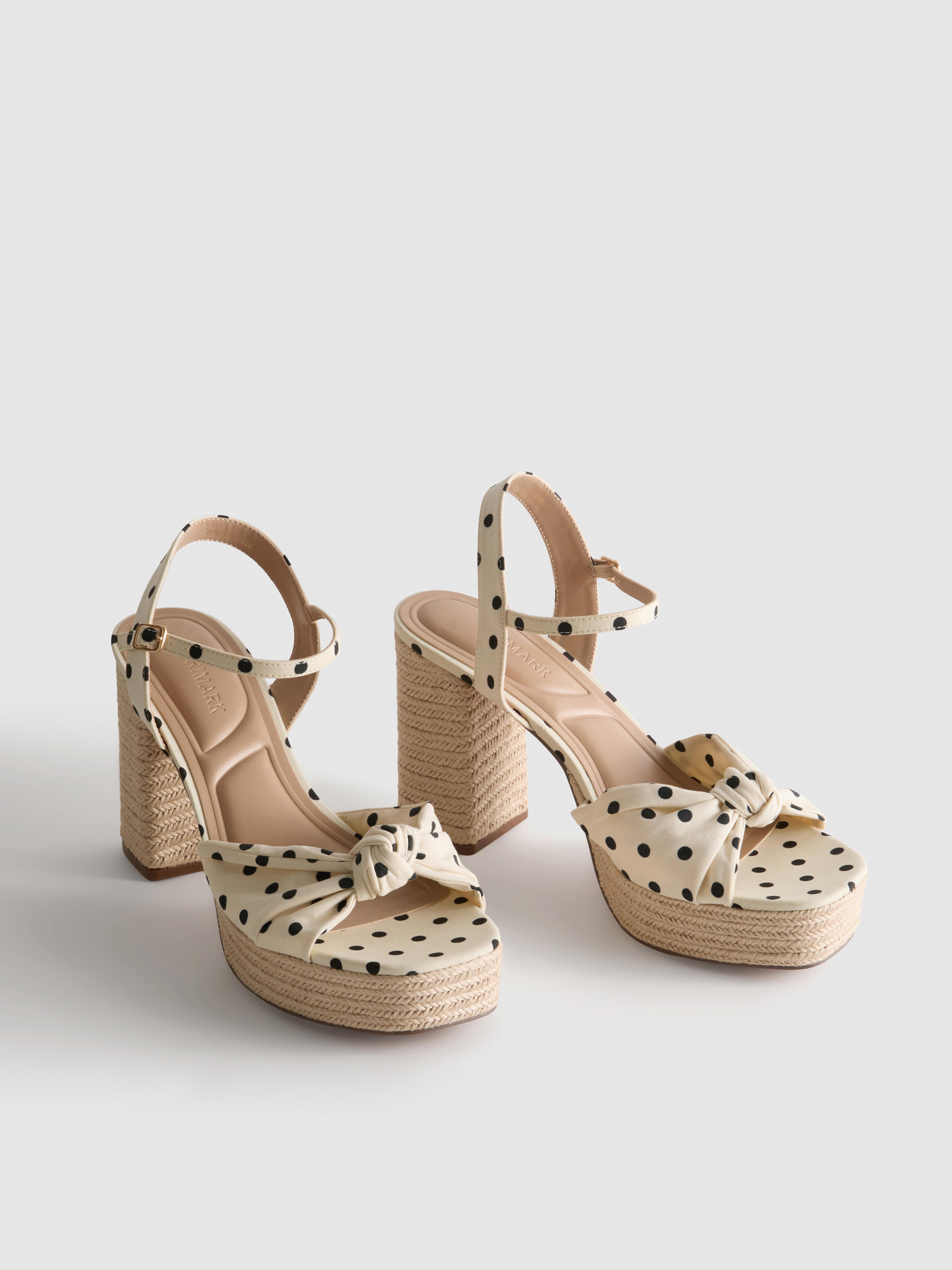 Knotted Detail Platform Sandals