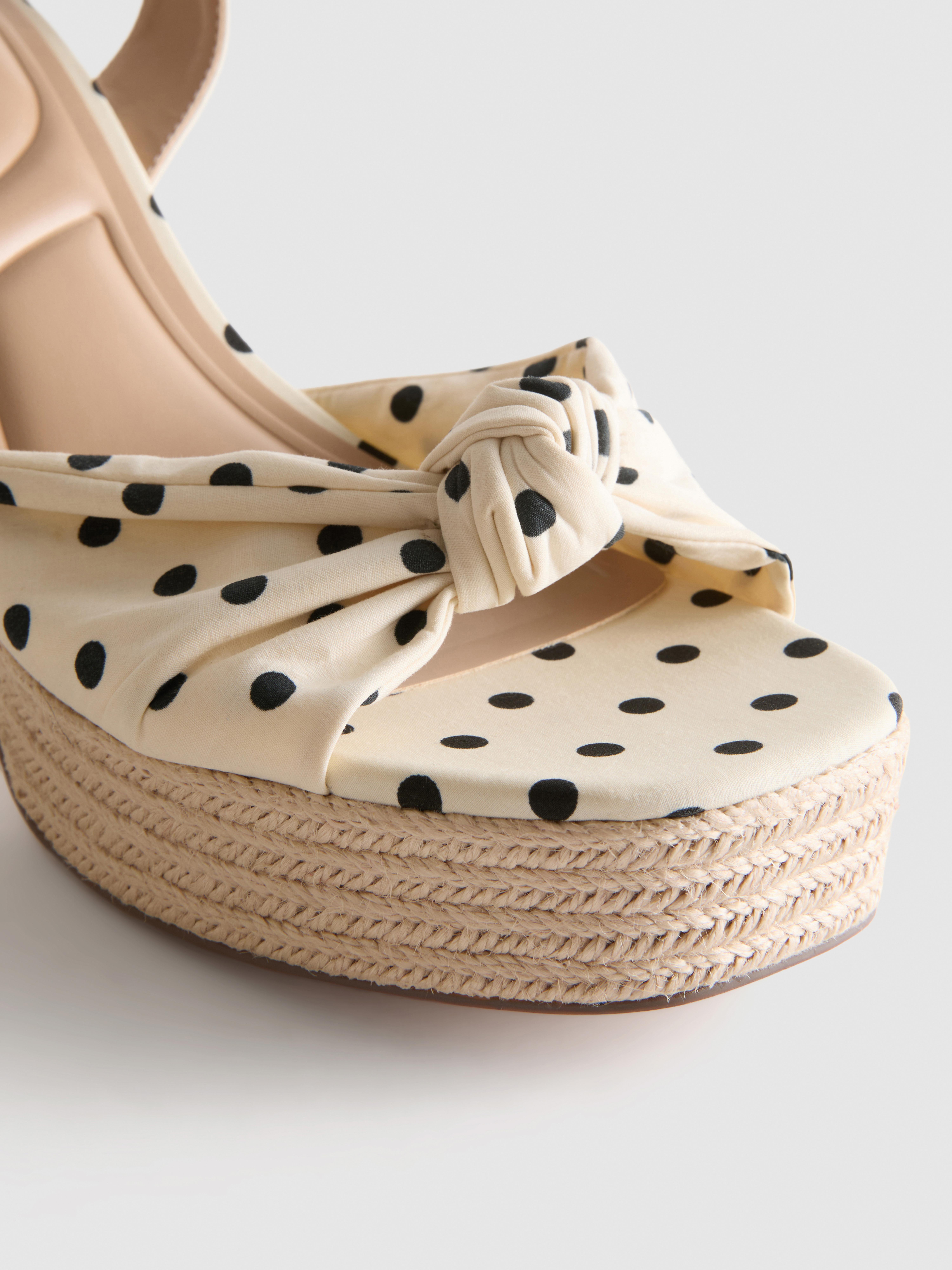 Knotted Detail Platform Sandals