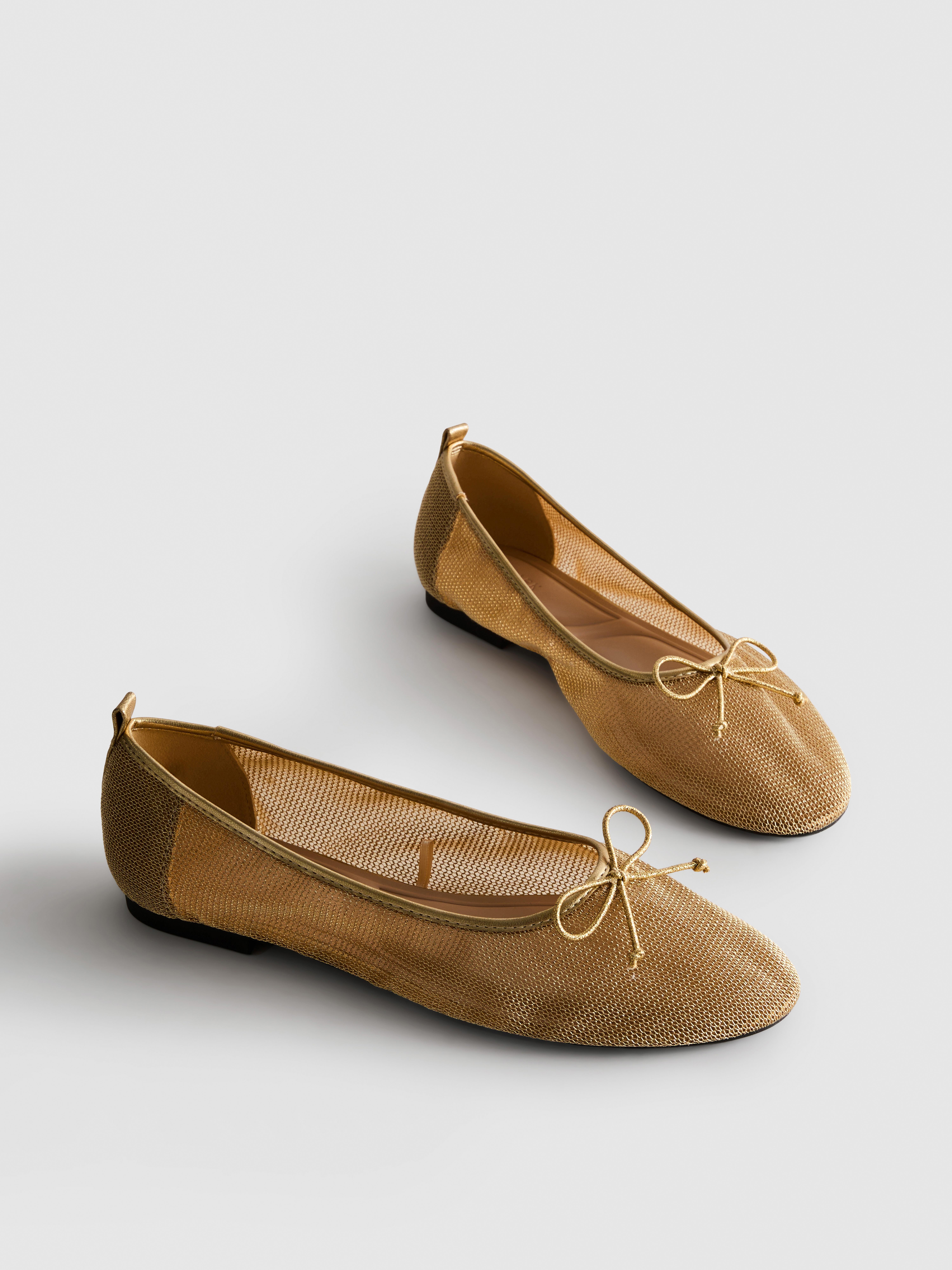 Netzstoff-Ballerinas in Metallic-Optik