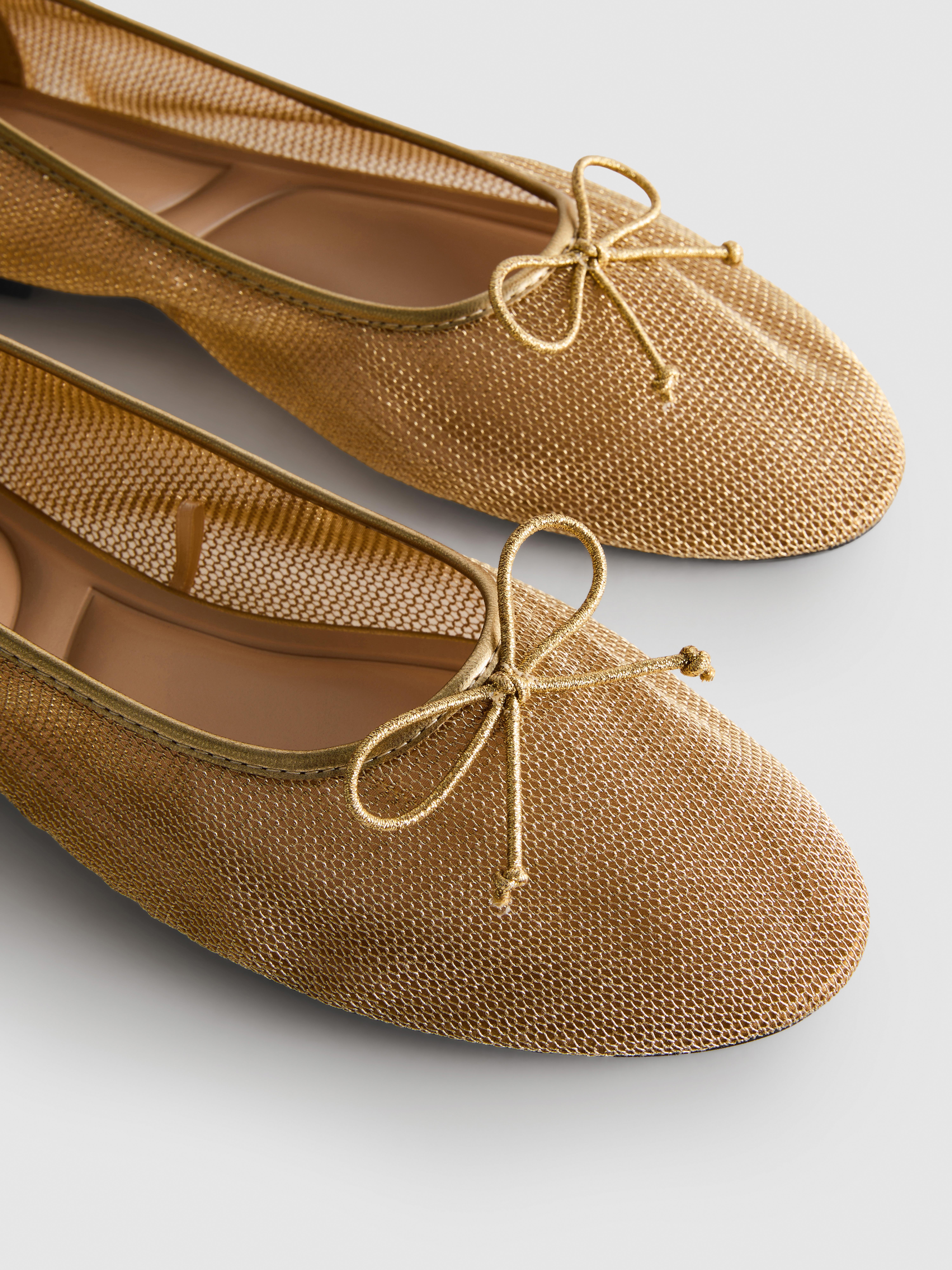 Netzstoff-Ballerinas in Metallic-Optik