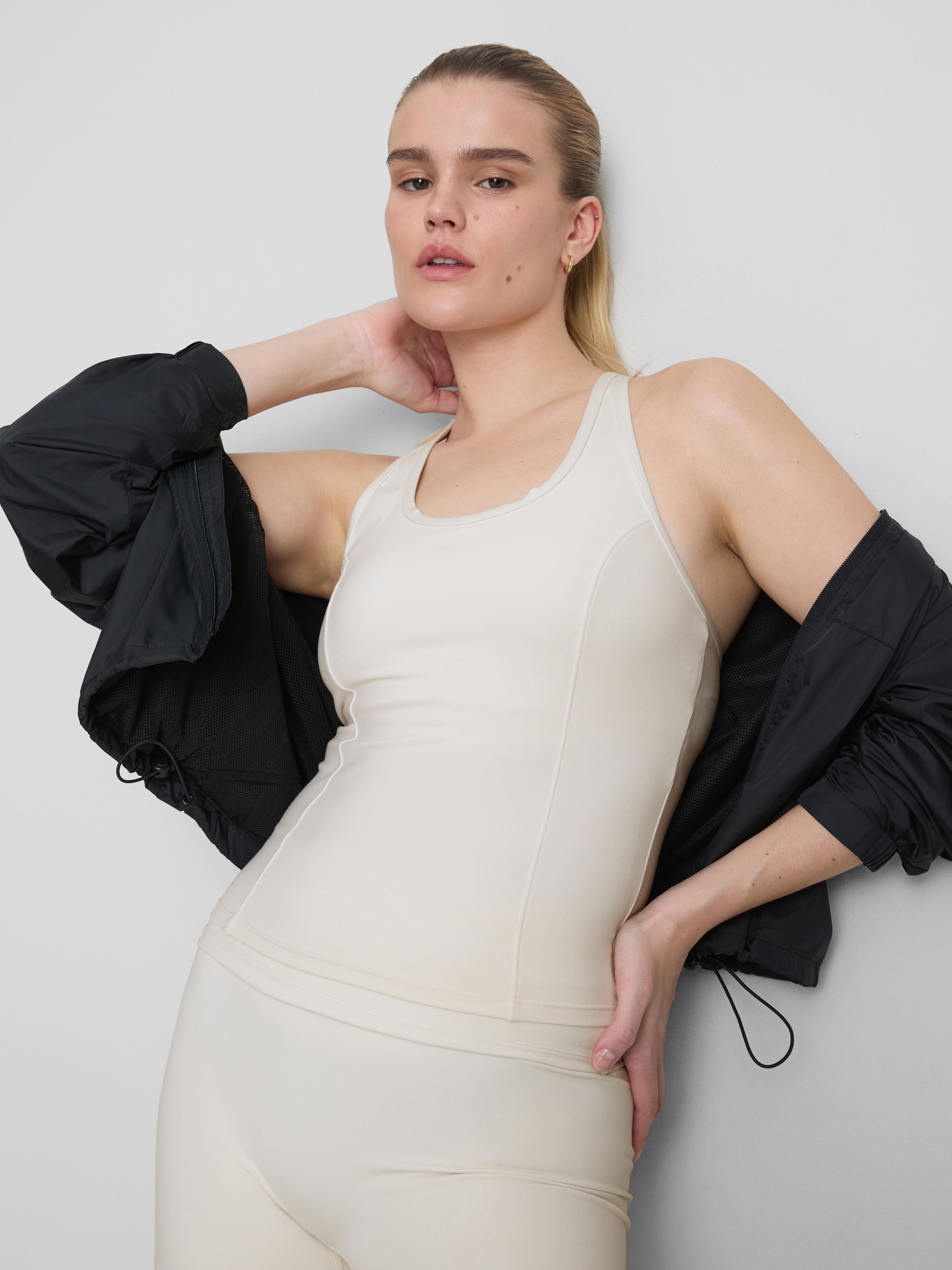 Ondersteunend sporthemd met naaddetail en racerback