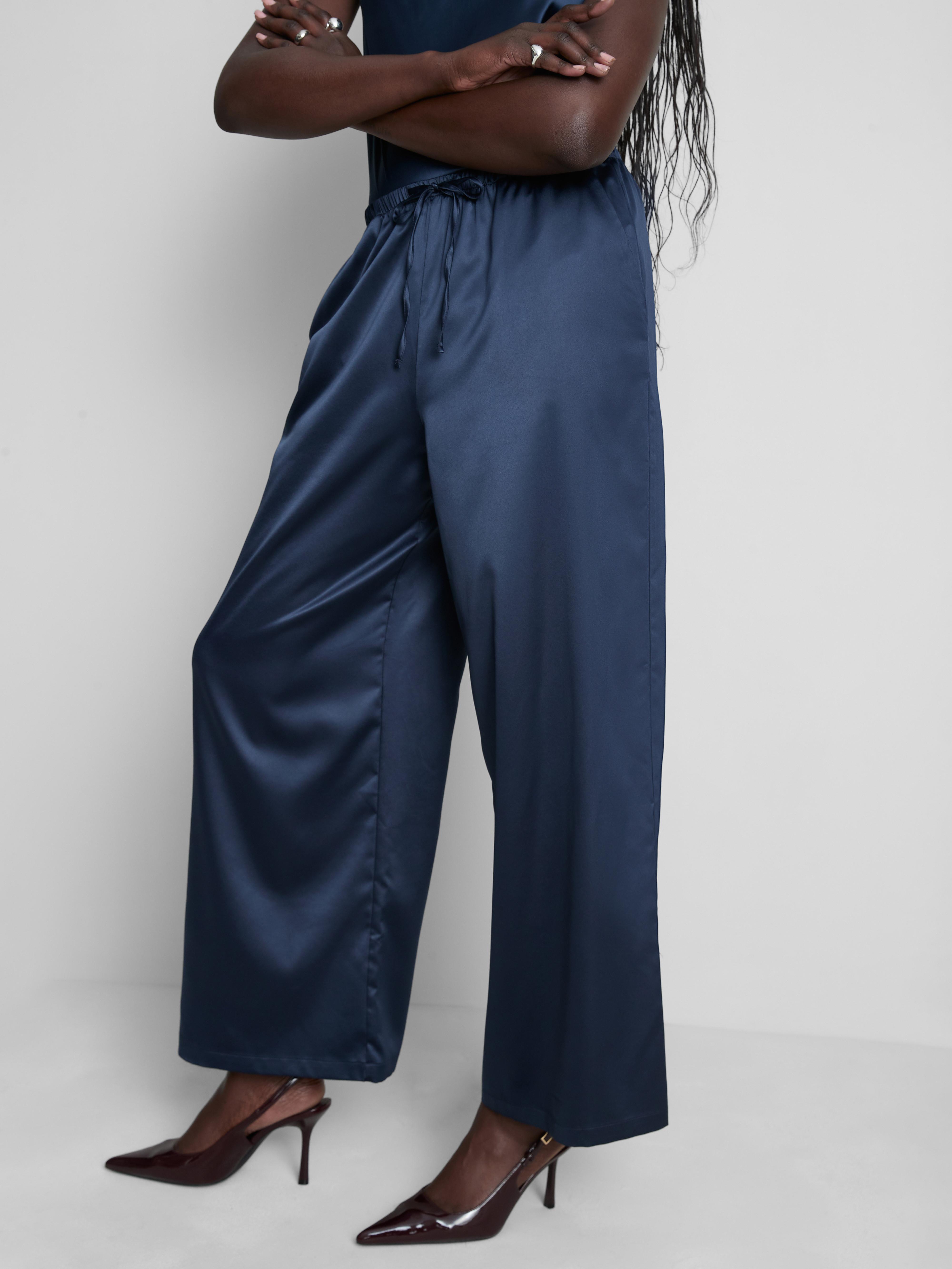 Tissu Satin Lourd Marron Foncé – Chic Intemporel Pour Couture, Robes Et Décoration élégante