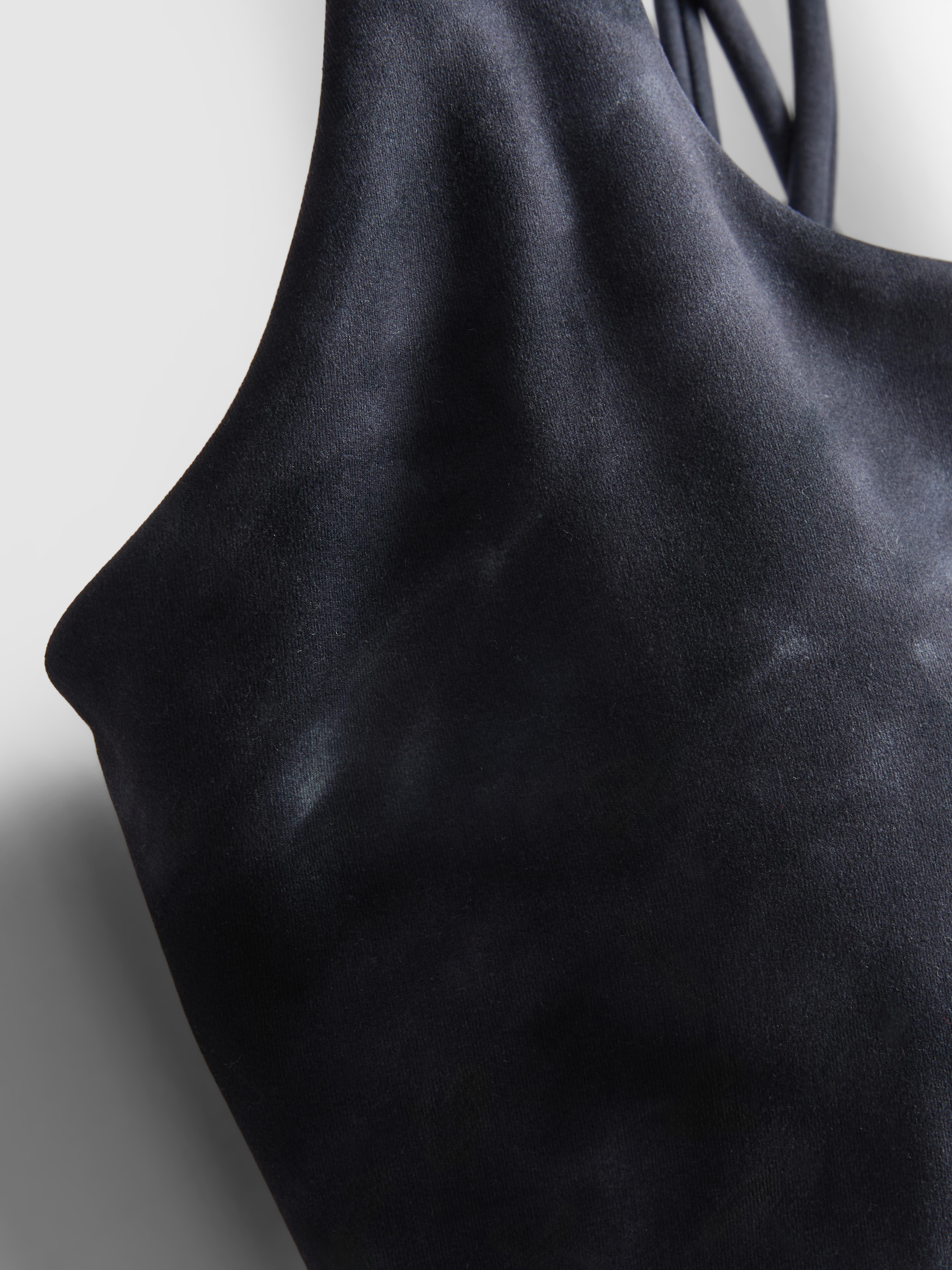 Crop top se sportovními zády a mramorovým potiskem