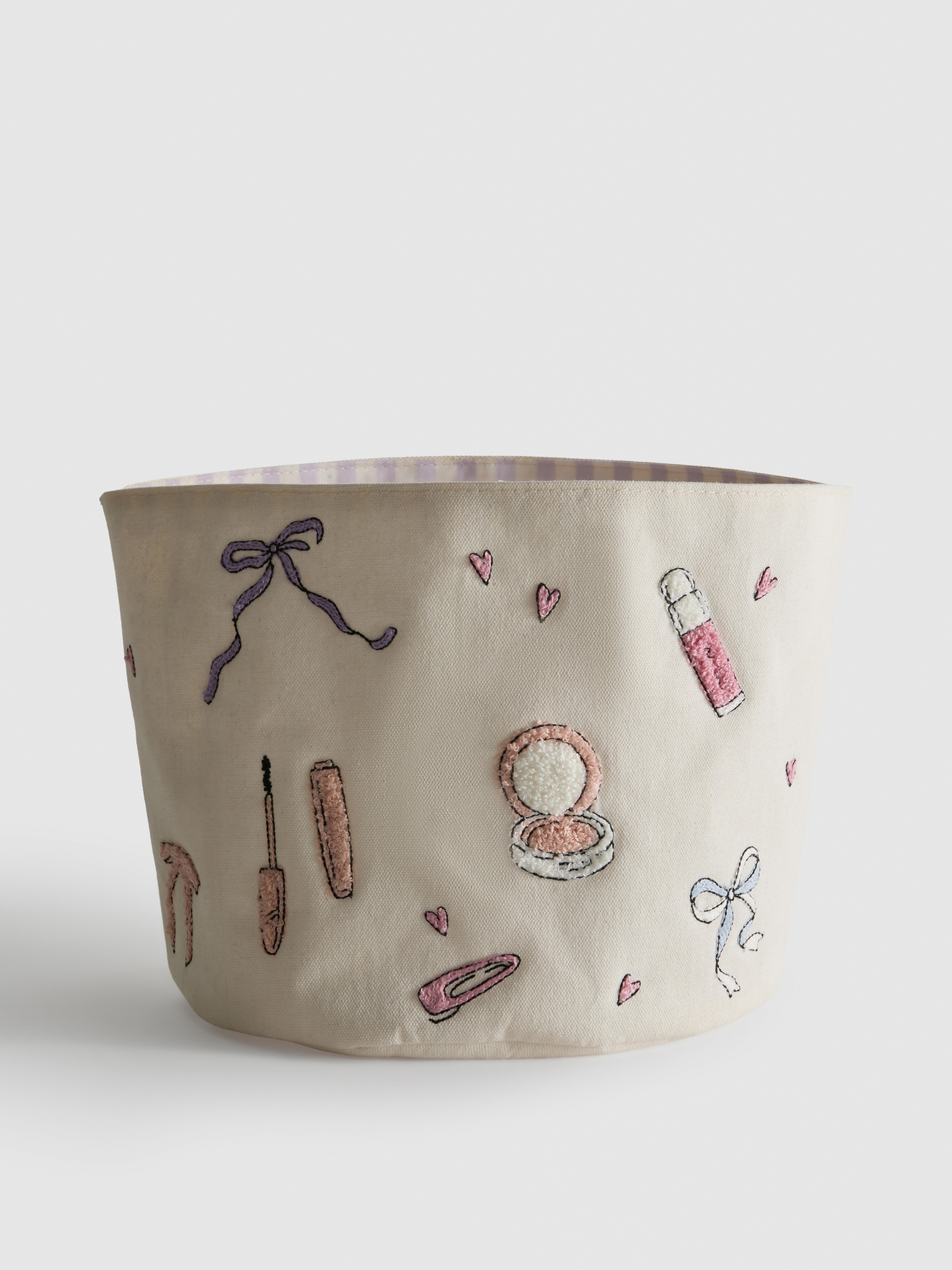 Zachte opbergmand met versieringen