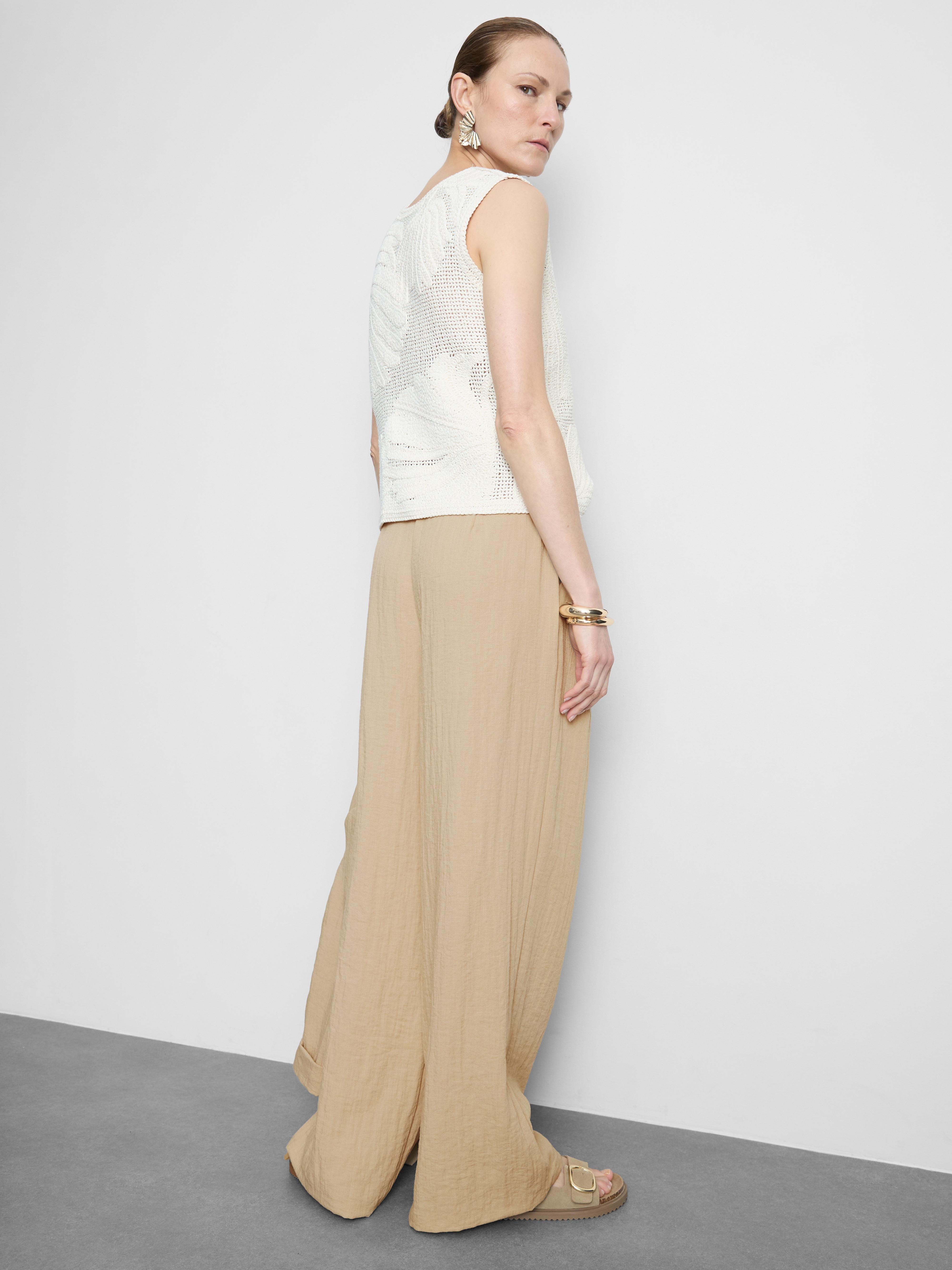 Textured Slouchy Mid-Rise Pants