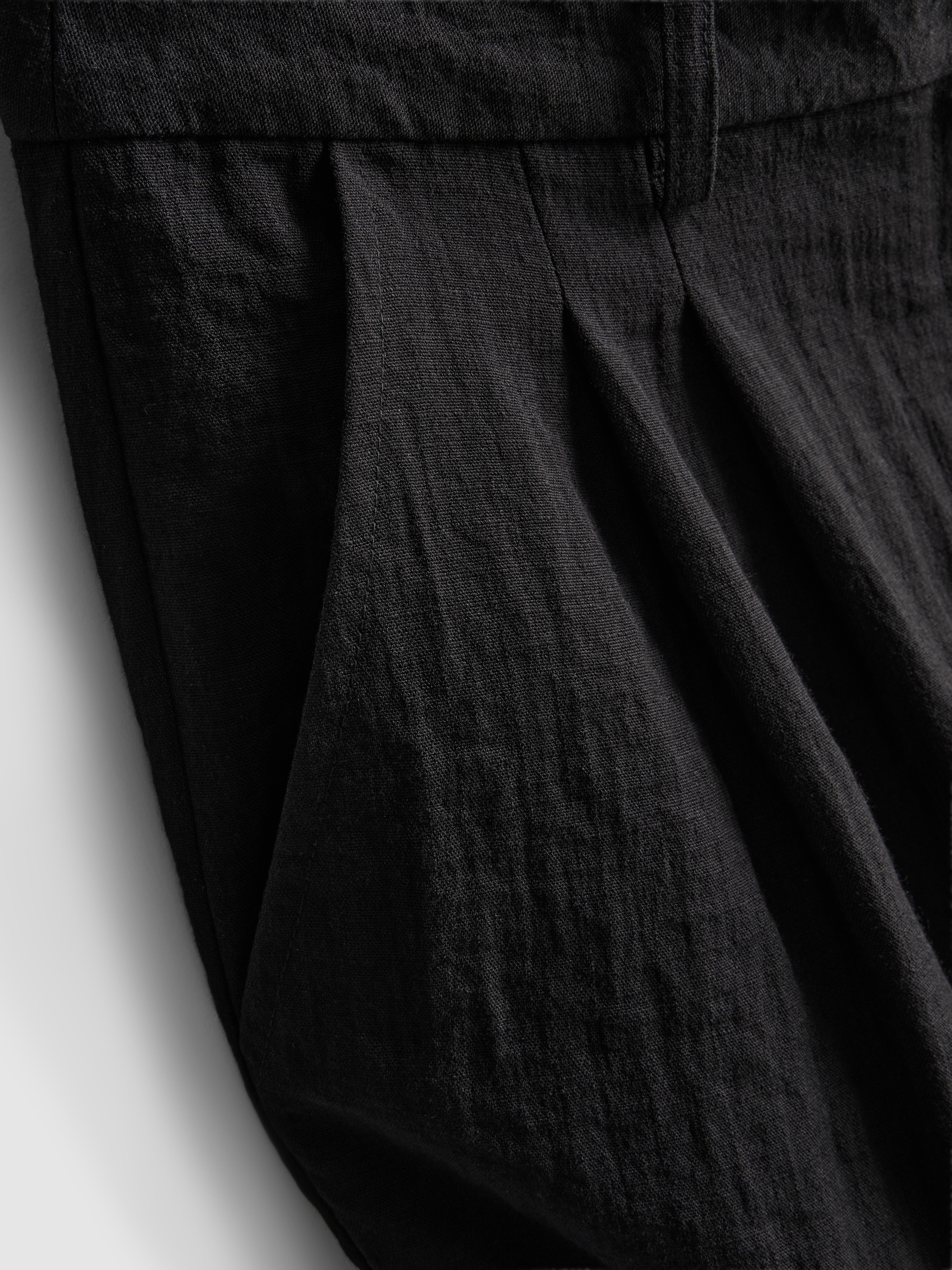 Textured Slouchy Mid-Rise Pants