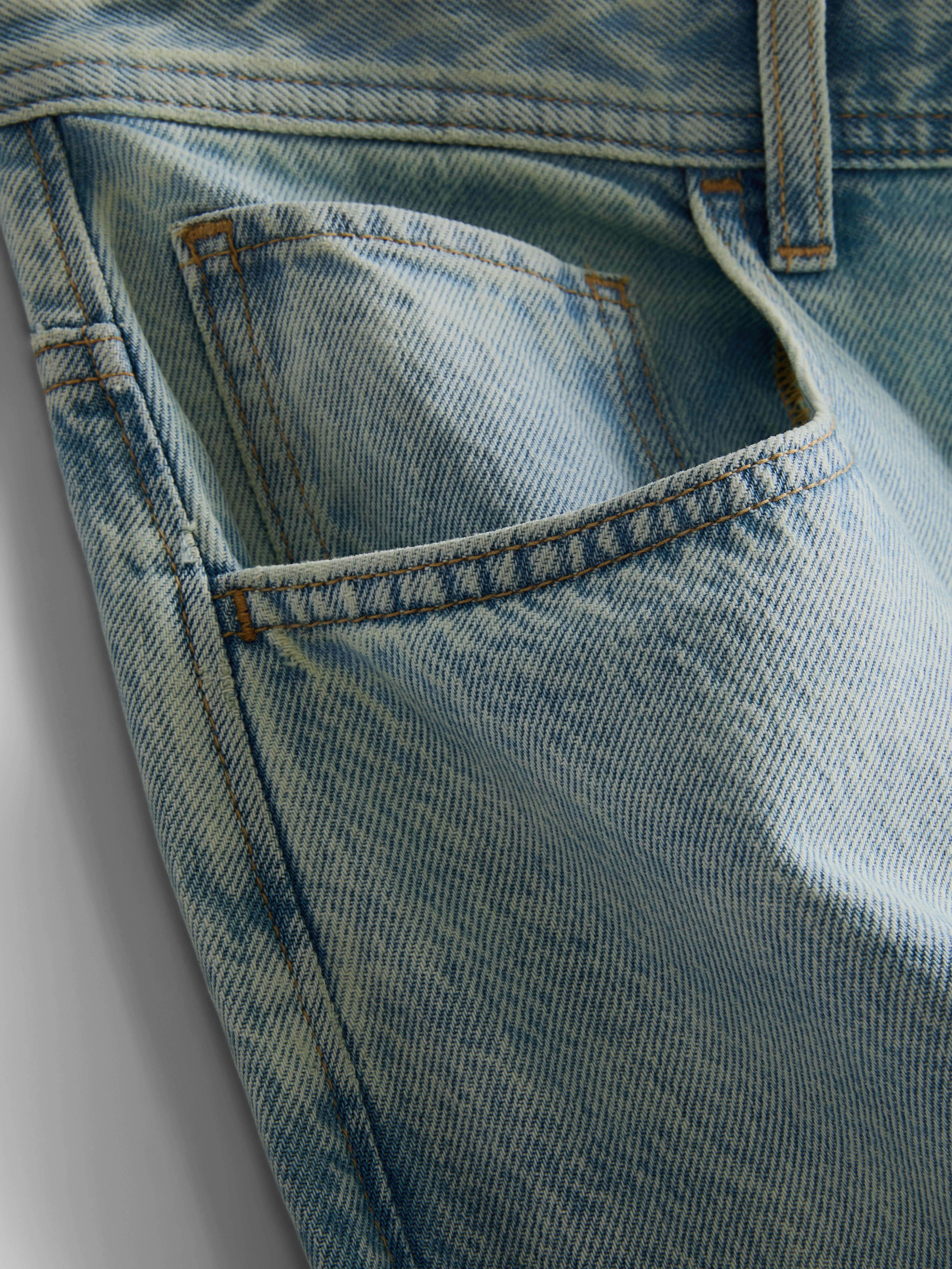 Mid-Rise Barrel Jeans