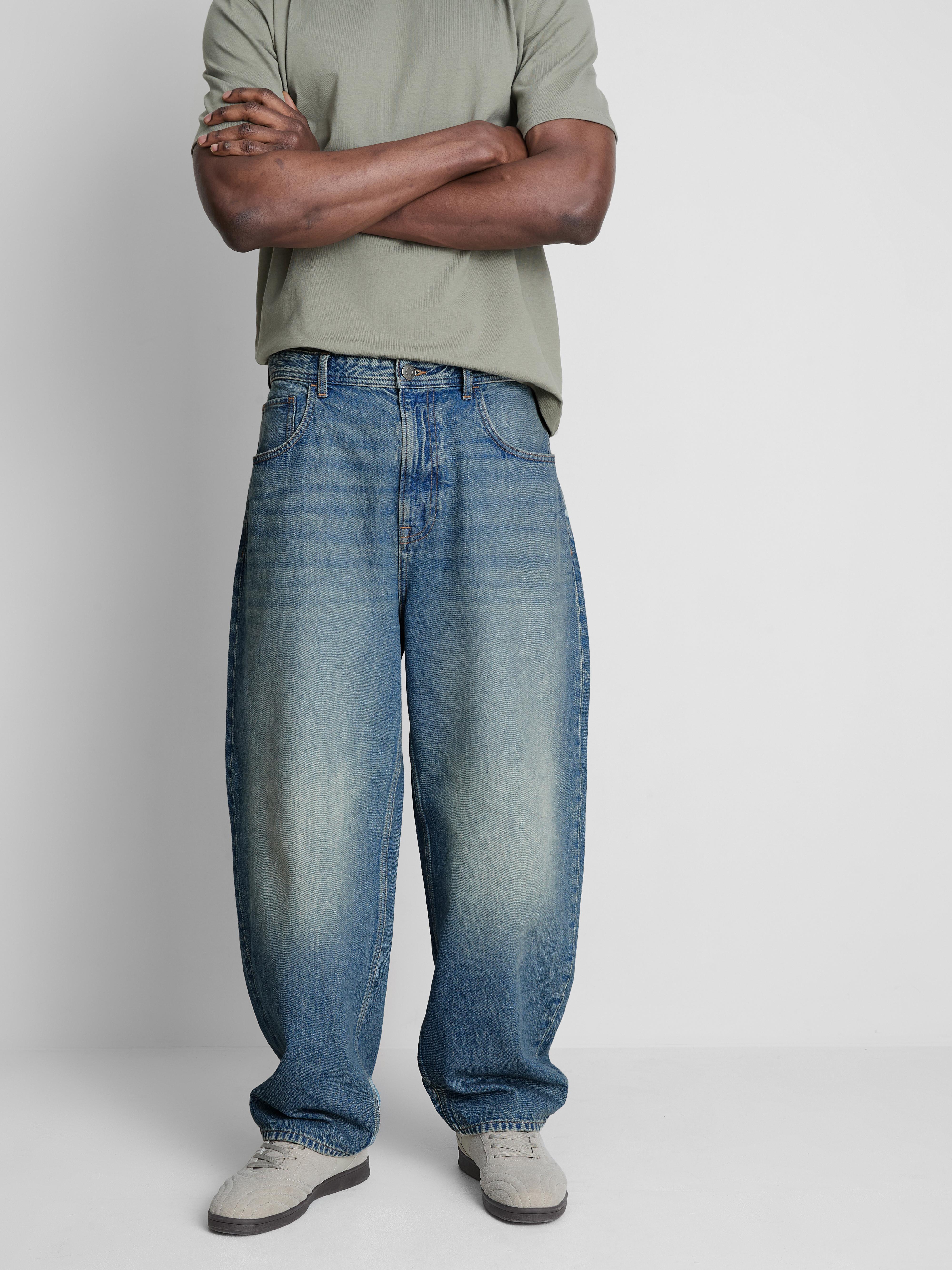 Mid-Rise Barrel Jeans