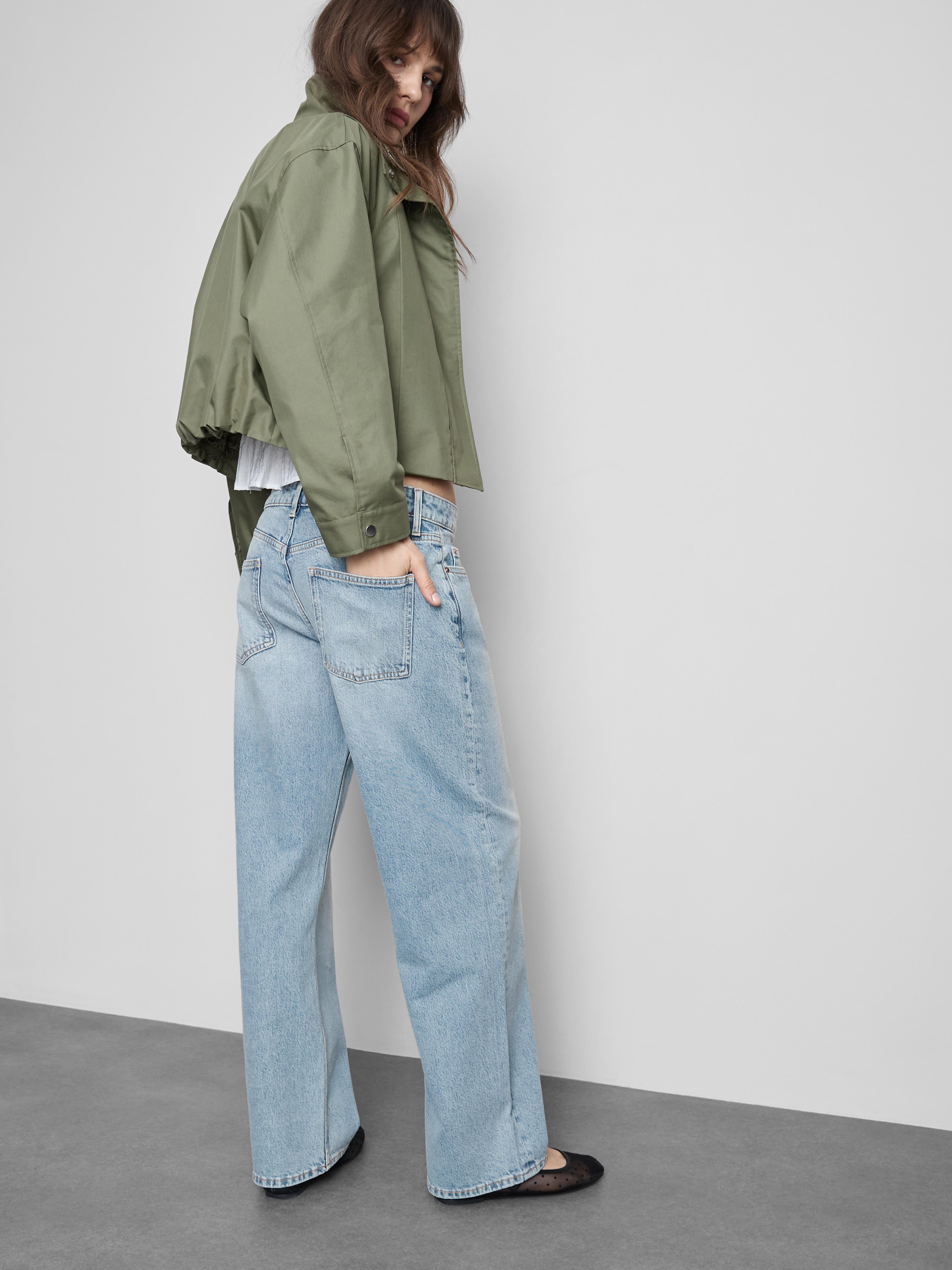 Lässige, gerade Denim-Jeans mit niedriger Leibhöhe