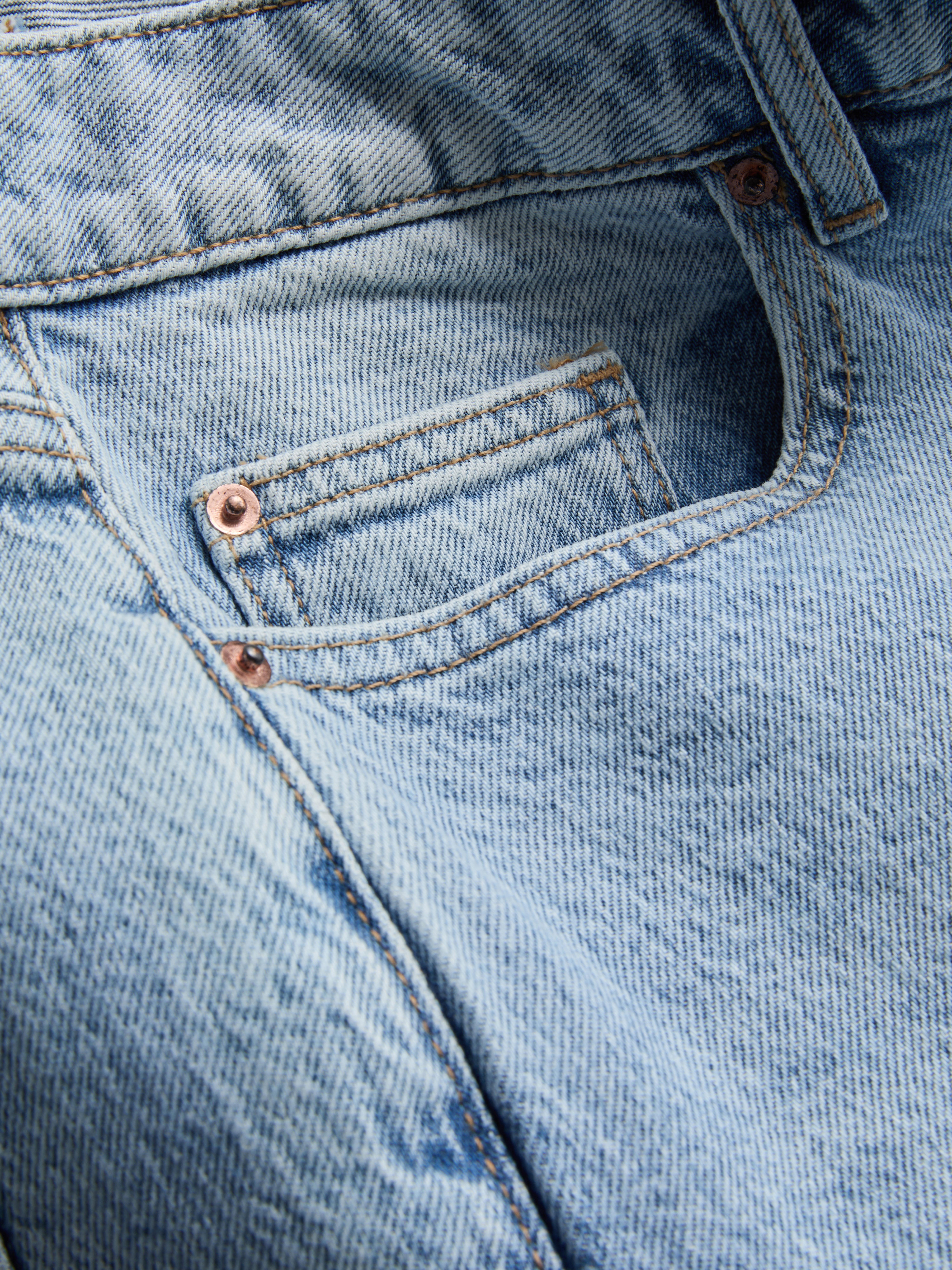 Relaxed Low-Rise Straight-Leg Denim Jeans