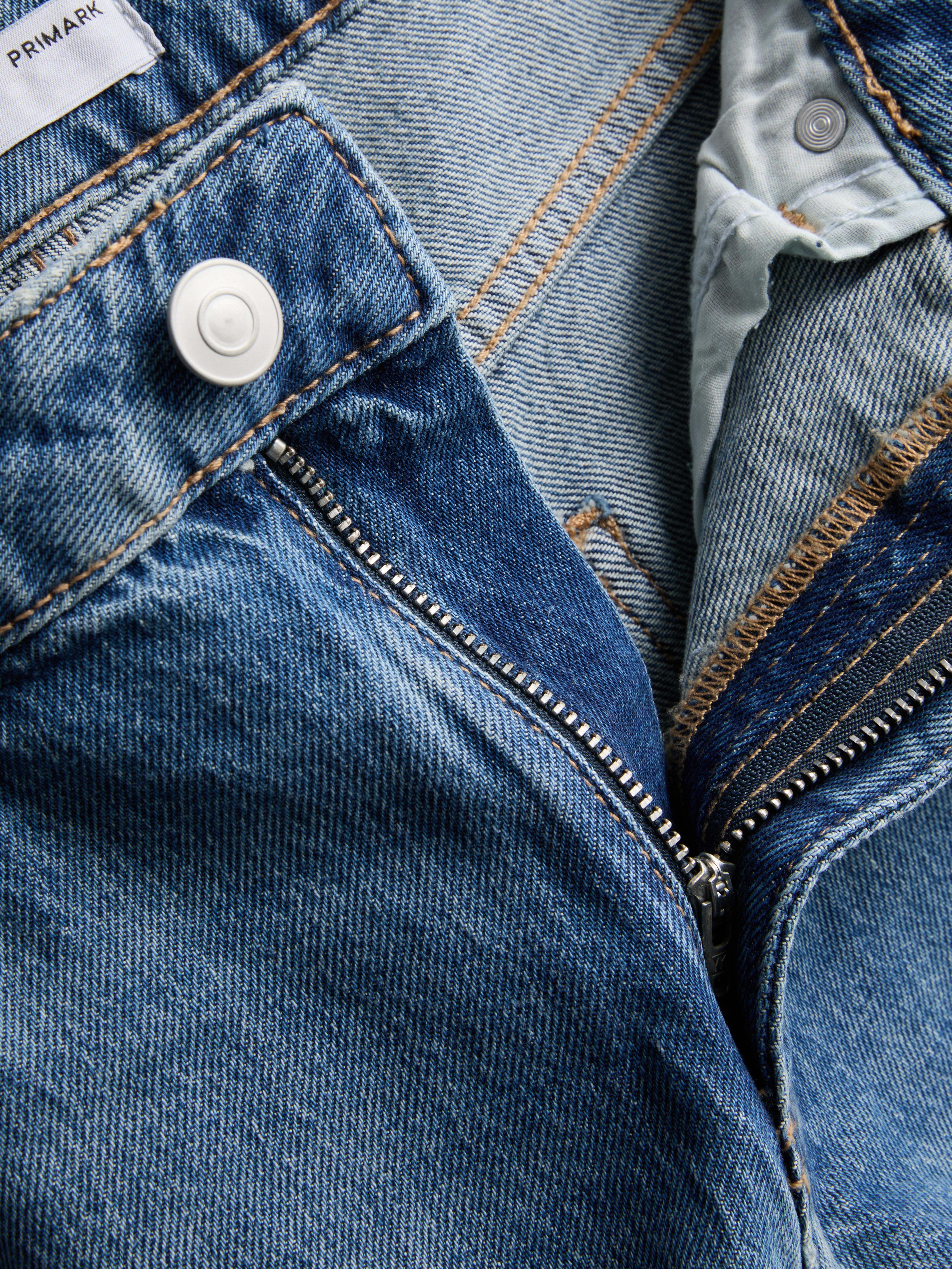 Džíny s rovnými nohavicemi a nízkým pasem