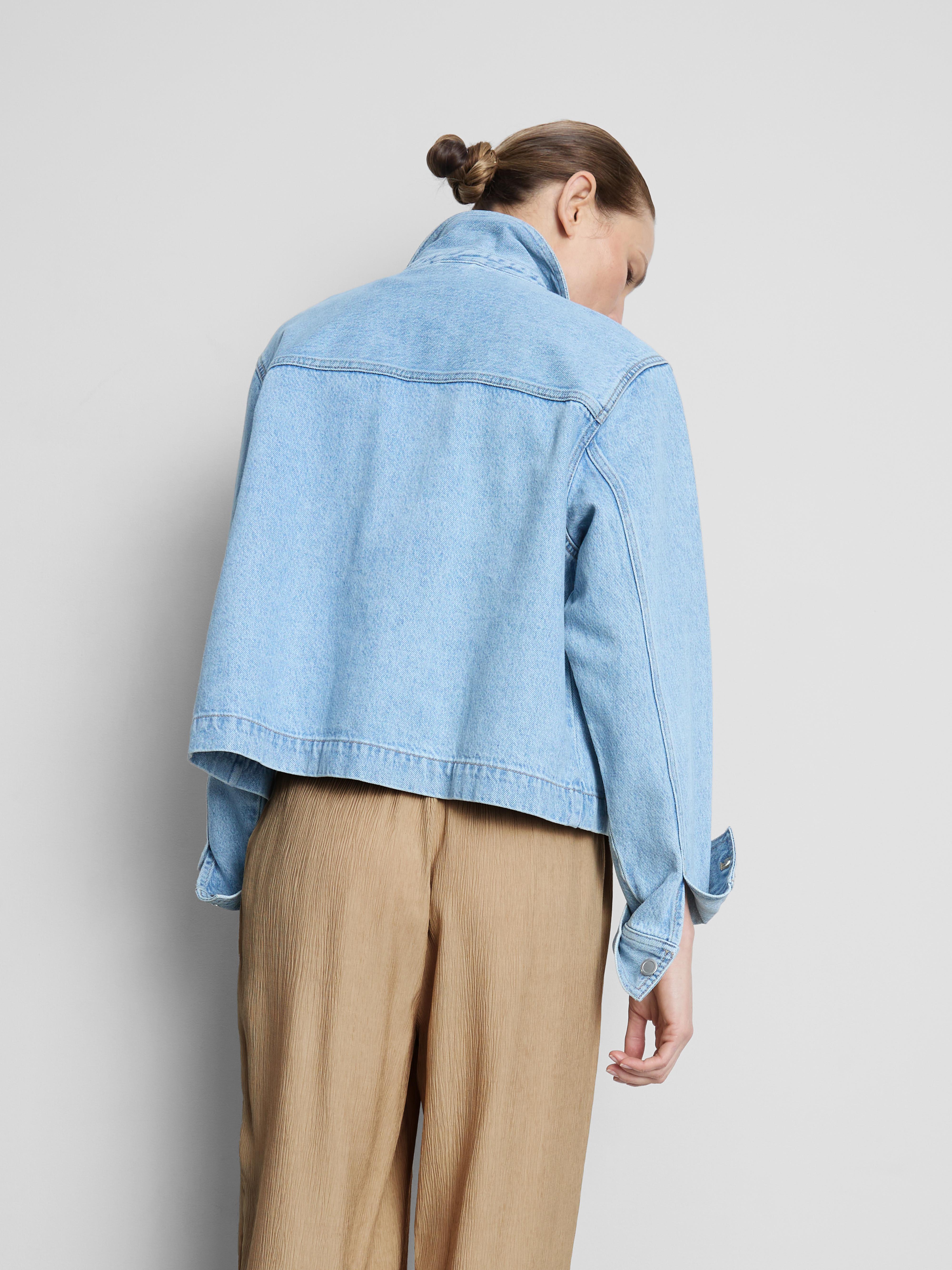 Pantaloni largi din material creponat