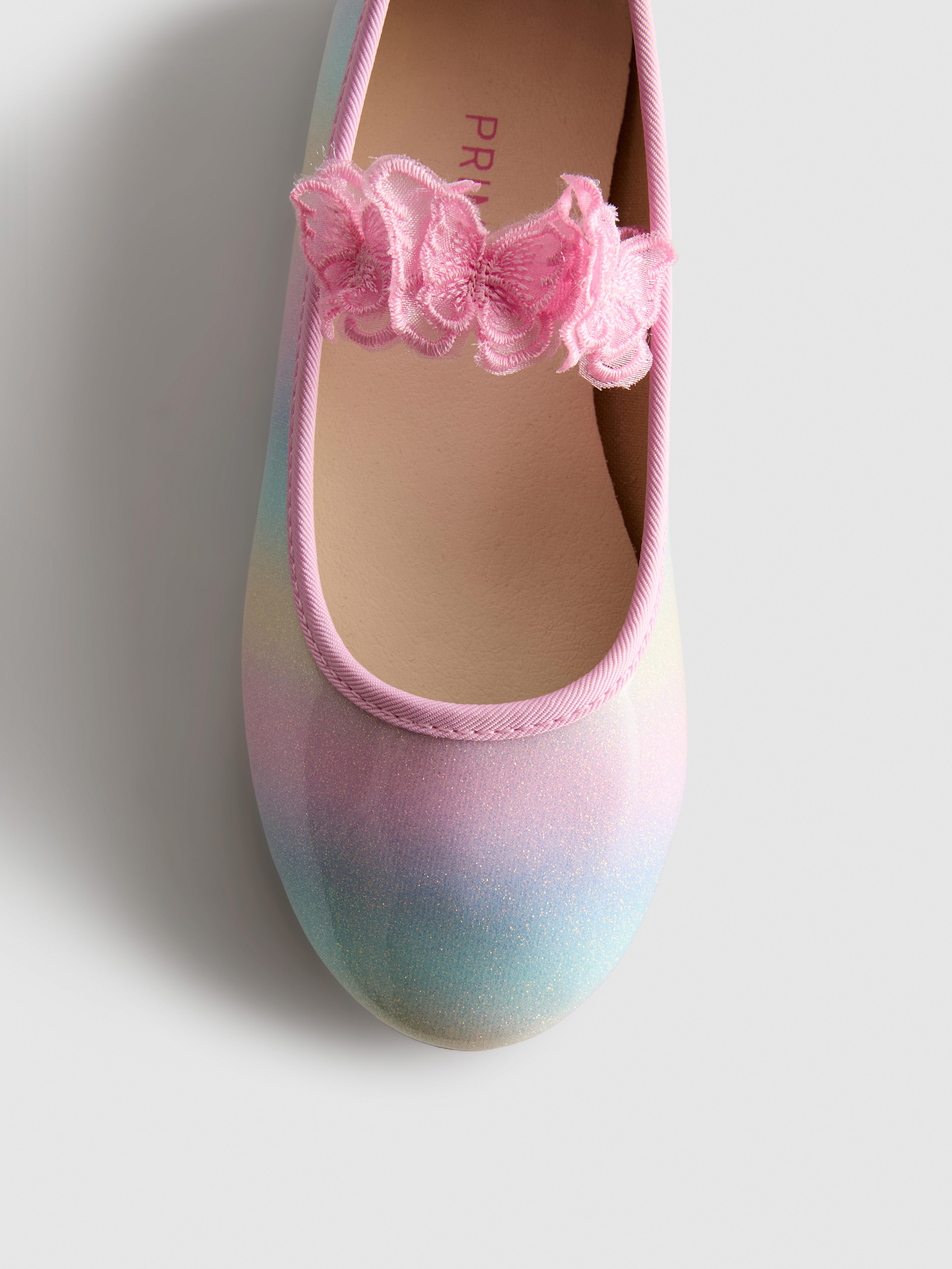 Ballerines à motif papillon appliqué