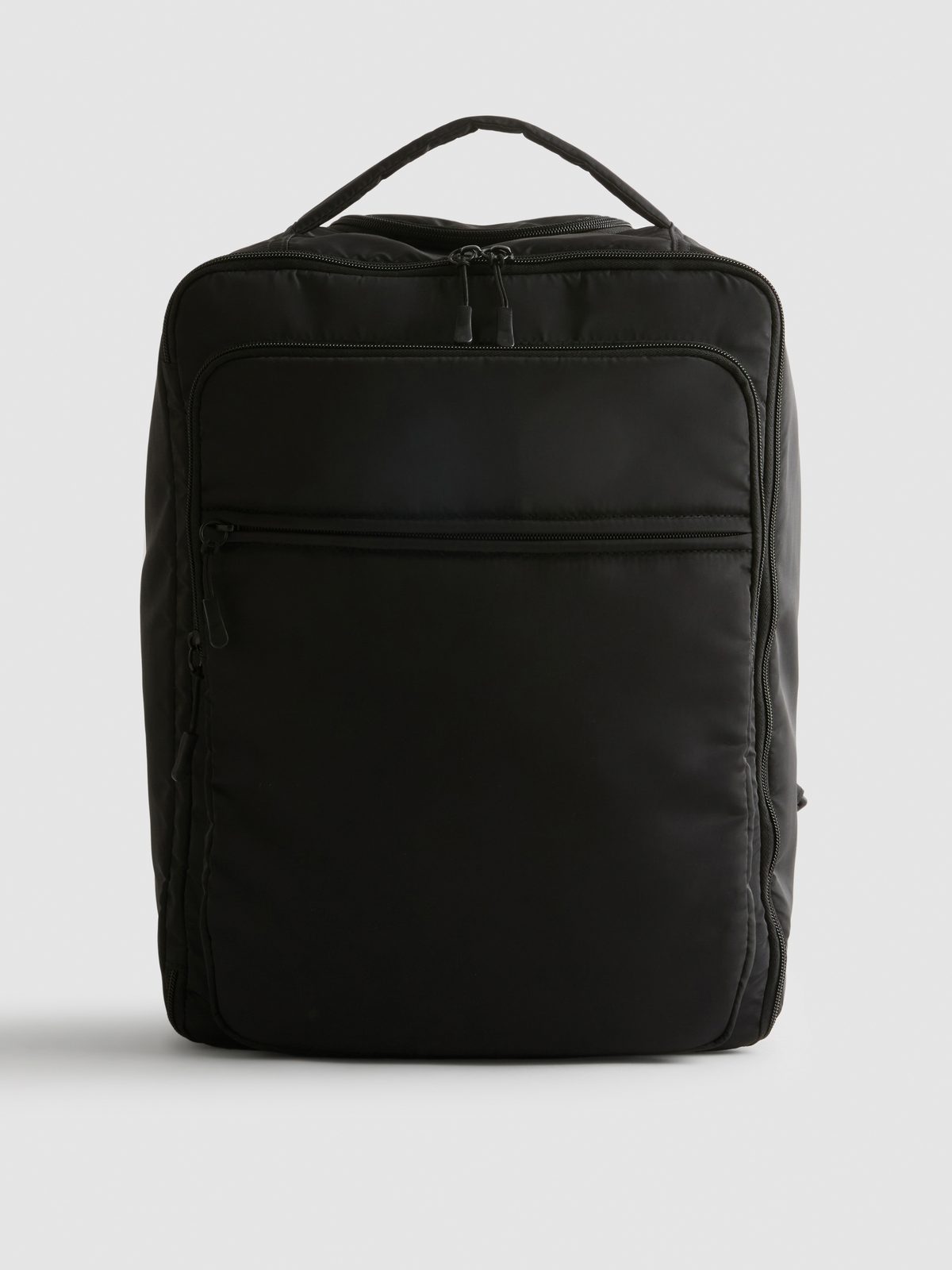 Black Nylon Backpack – Primark – صورة إعلانية للمنتج