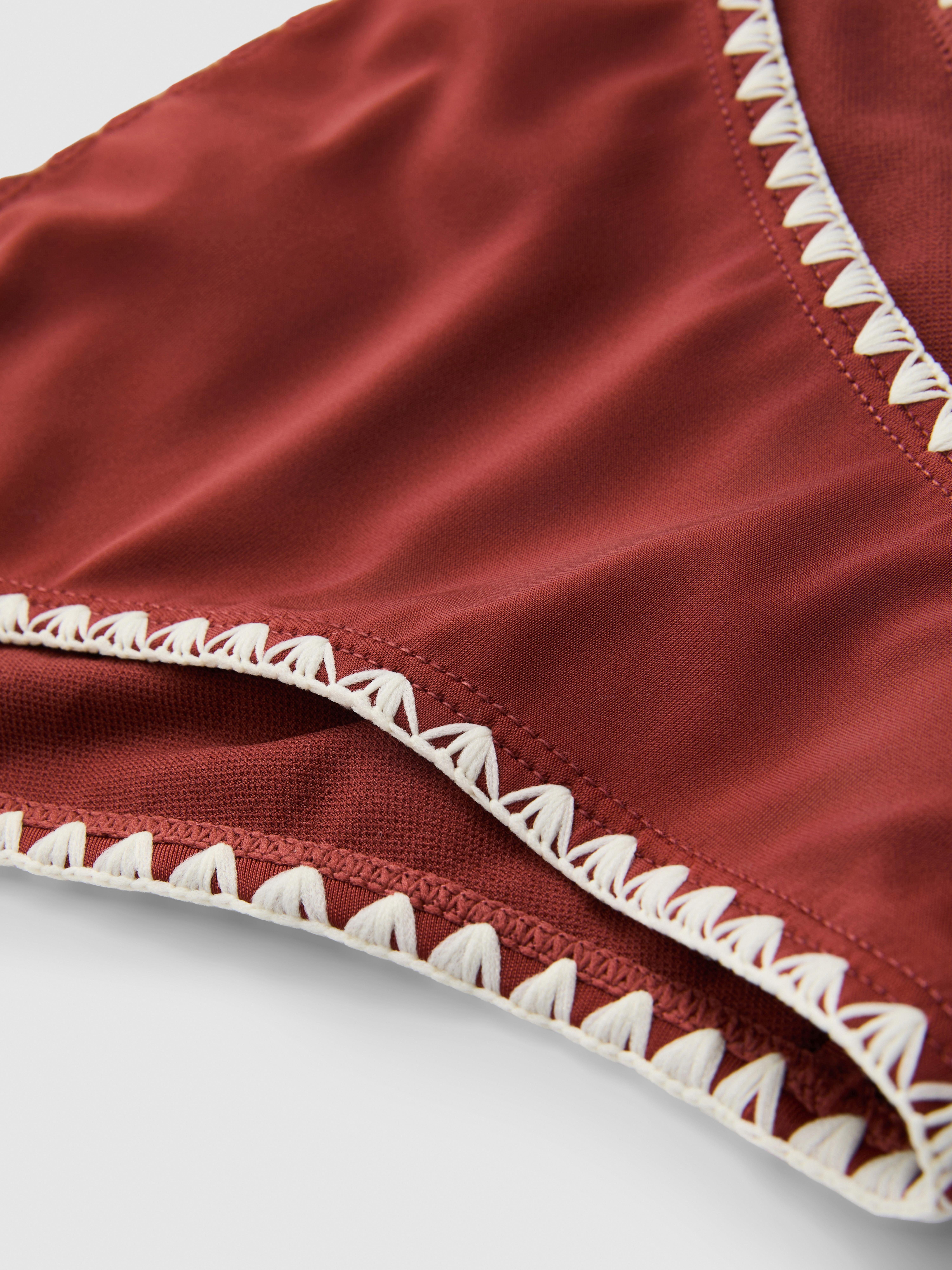 Gestrikt bikinibroekje met stiksels