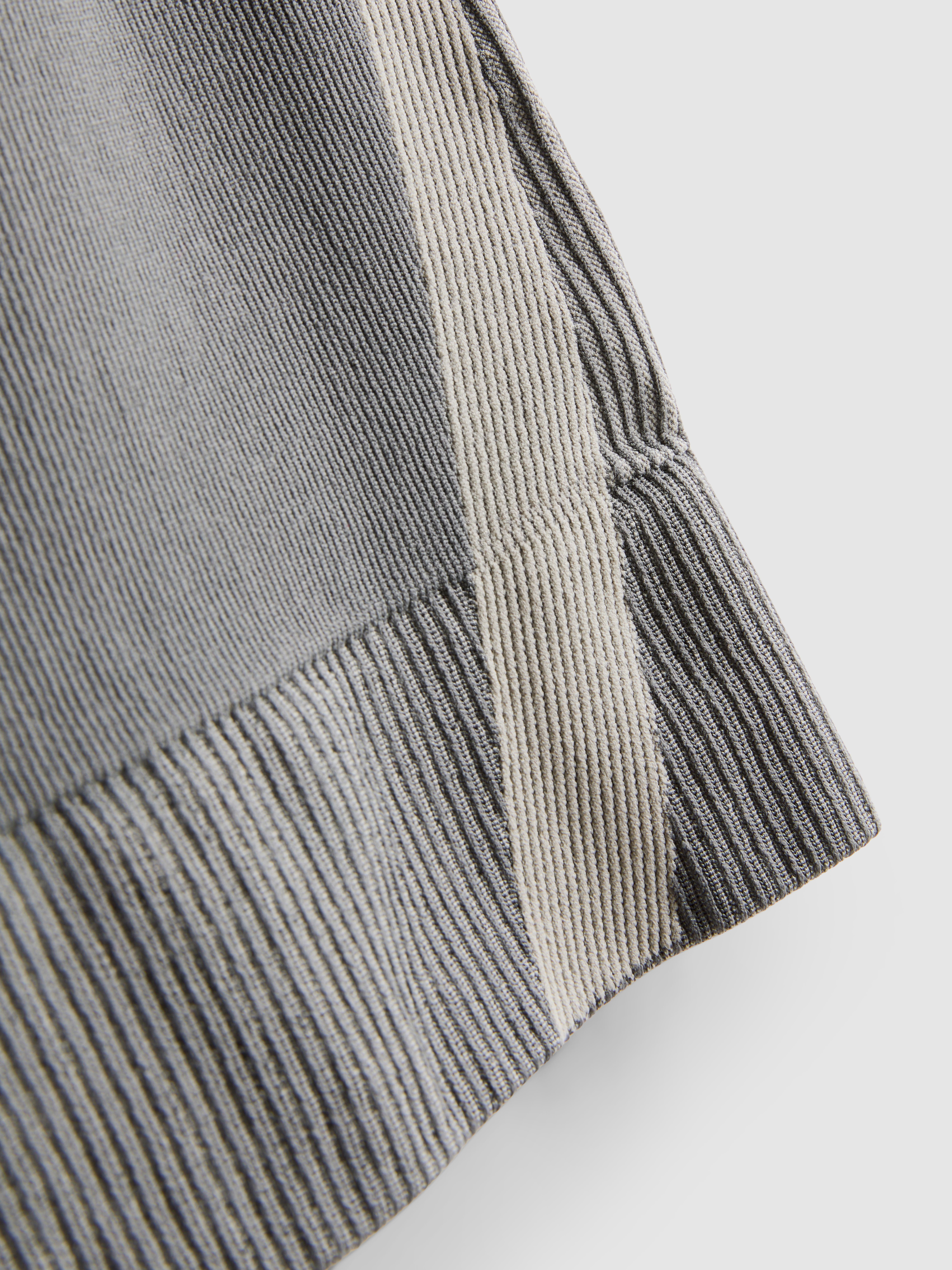 Seamless Contrast Active Tank