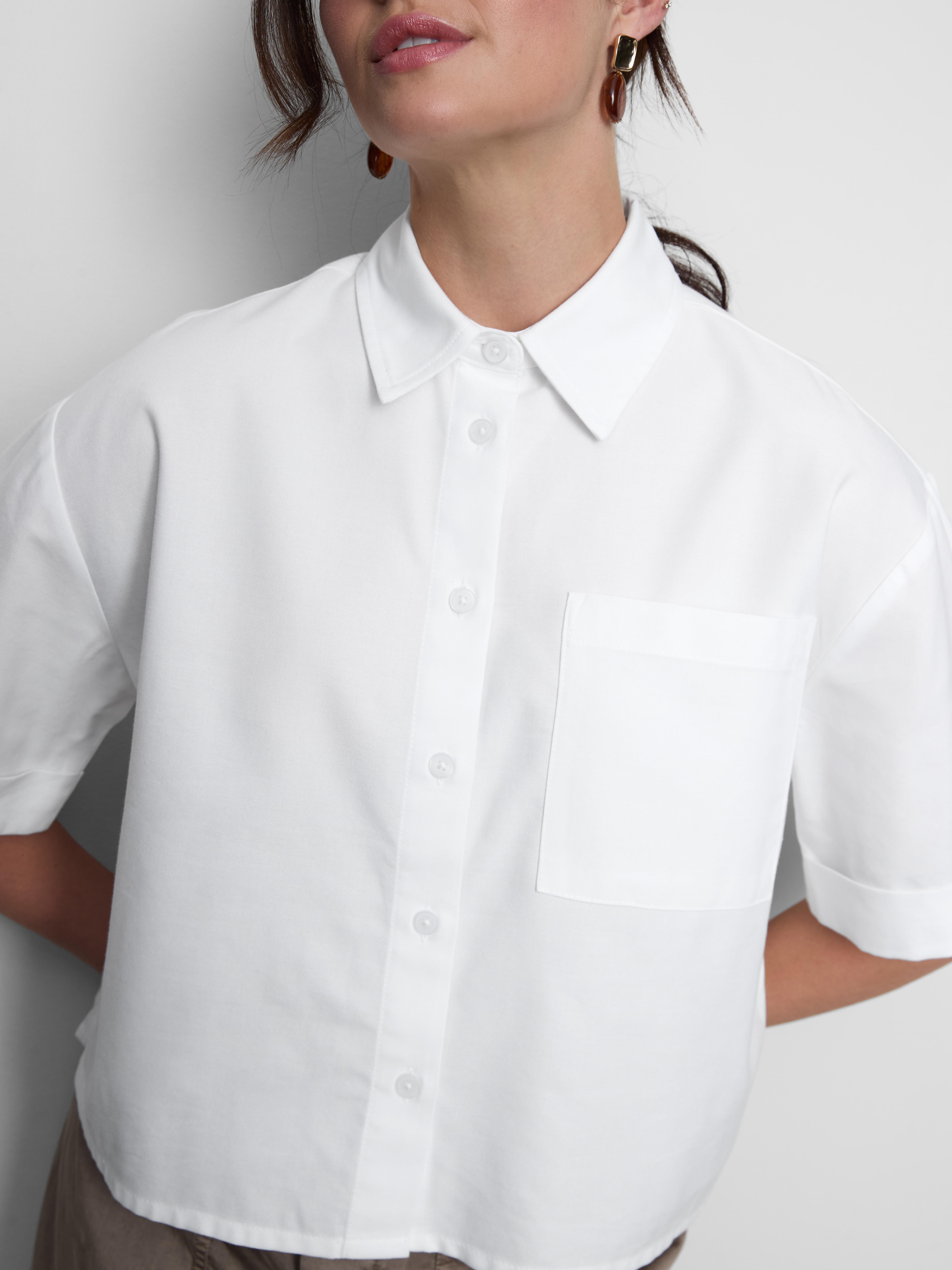 Camisa Oxford corta de corte cuadrado de manga corta