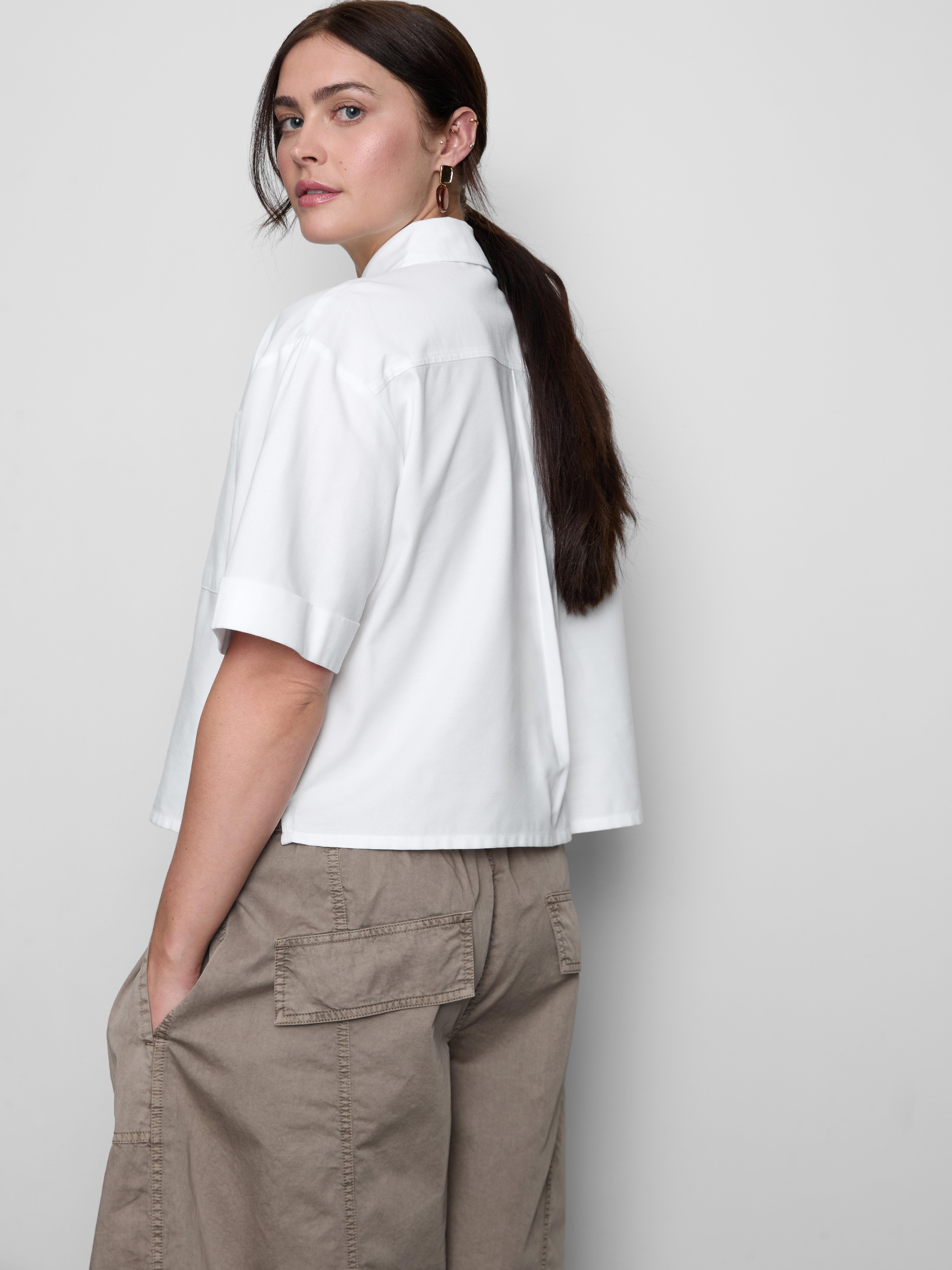 Camisa Oxford corta de corte cuadrado de manga corta