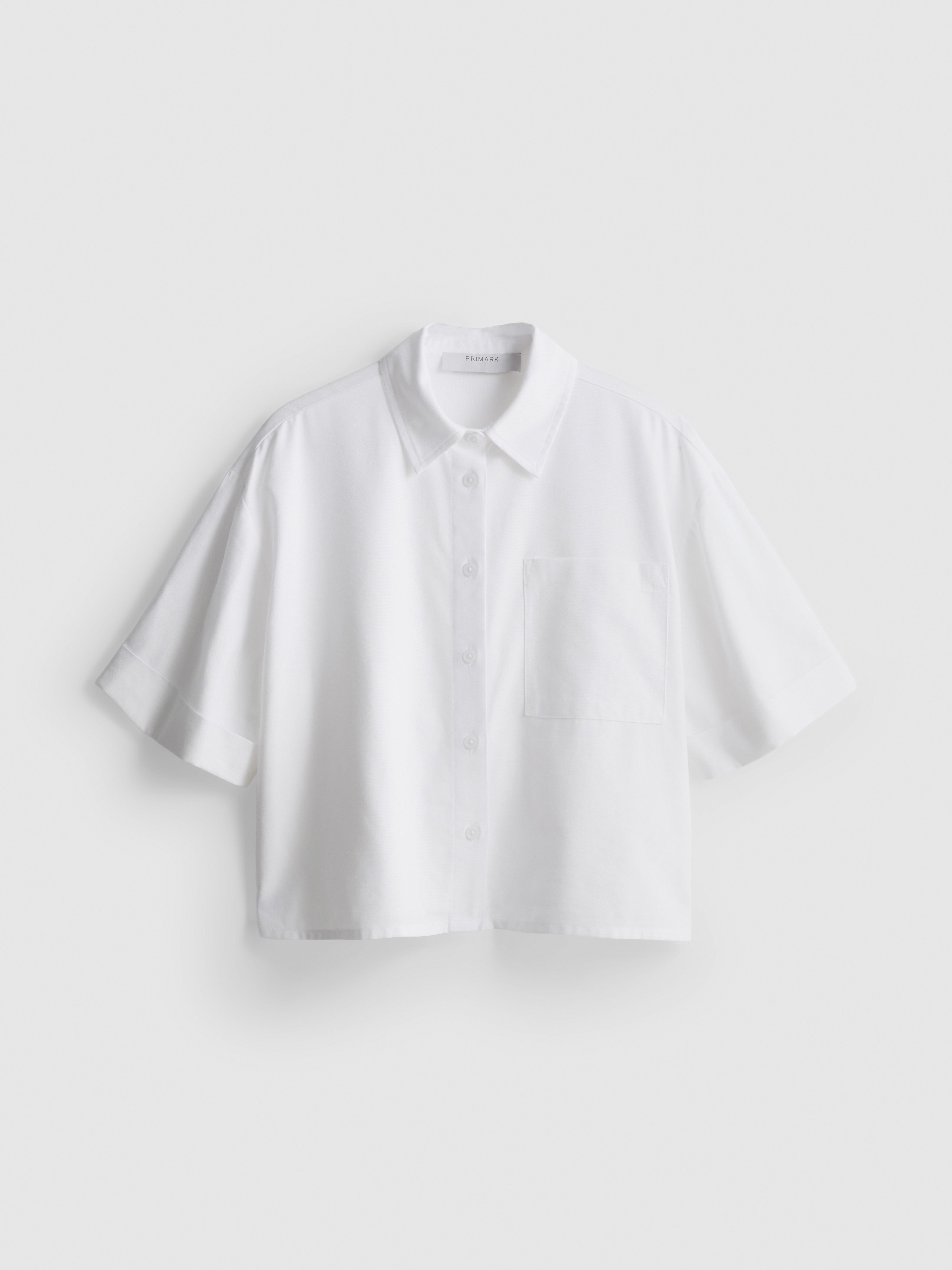 Camisa Oxford corta de corte cuadrado de manga corta