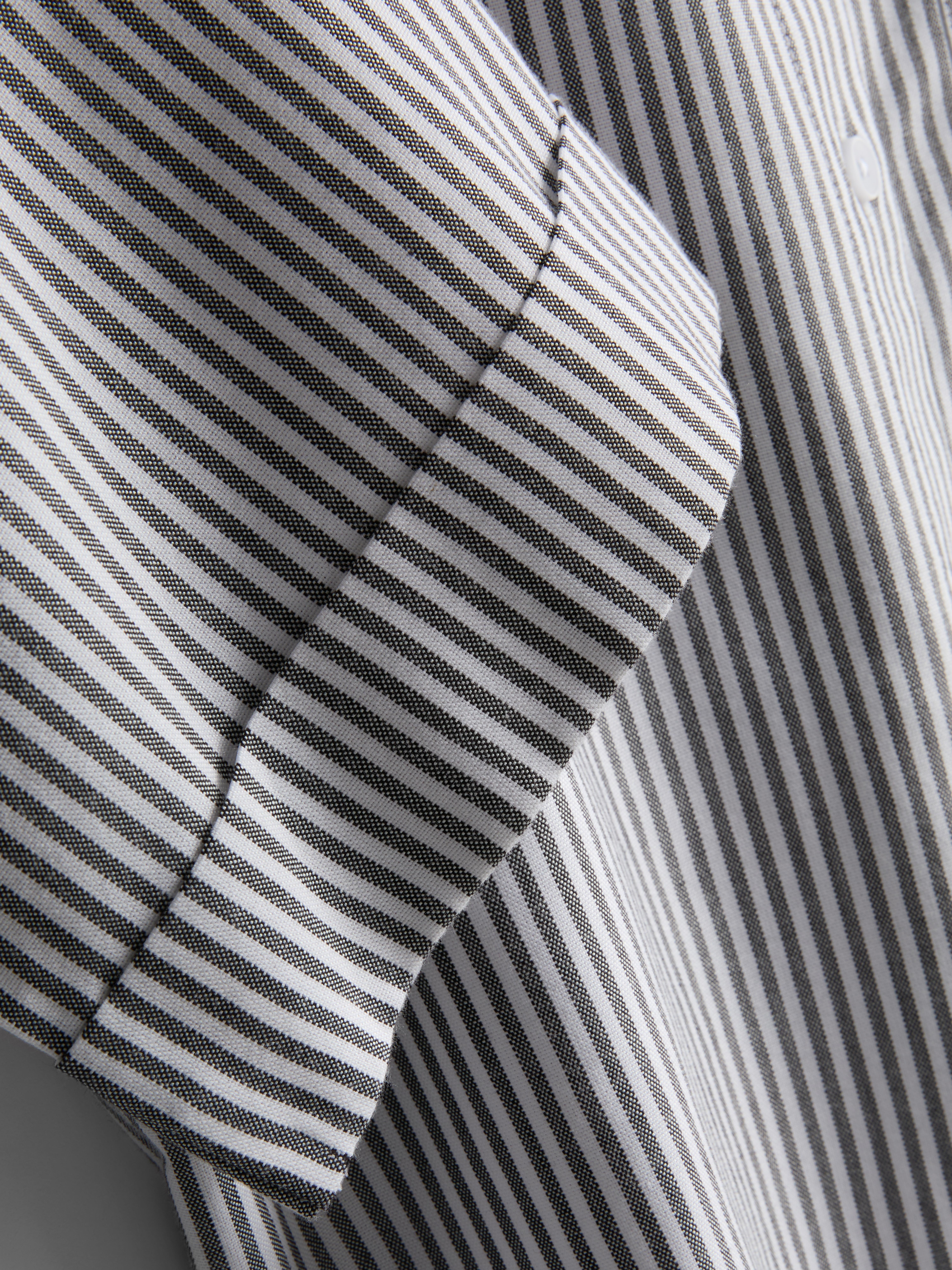 Camisa Oxford curta manga curta corte largo