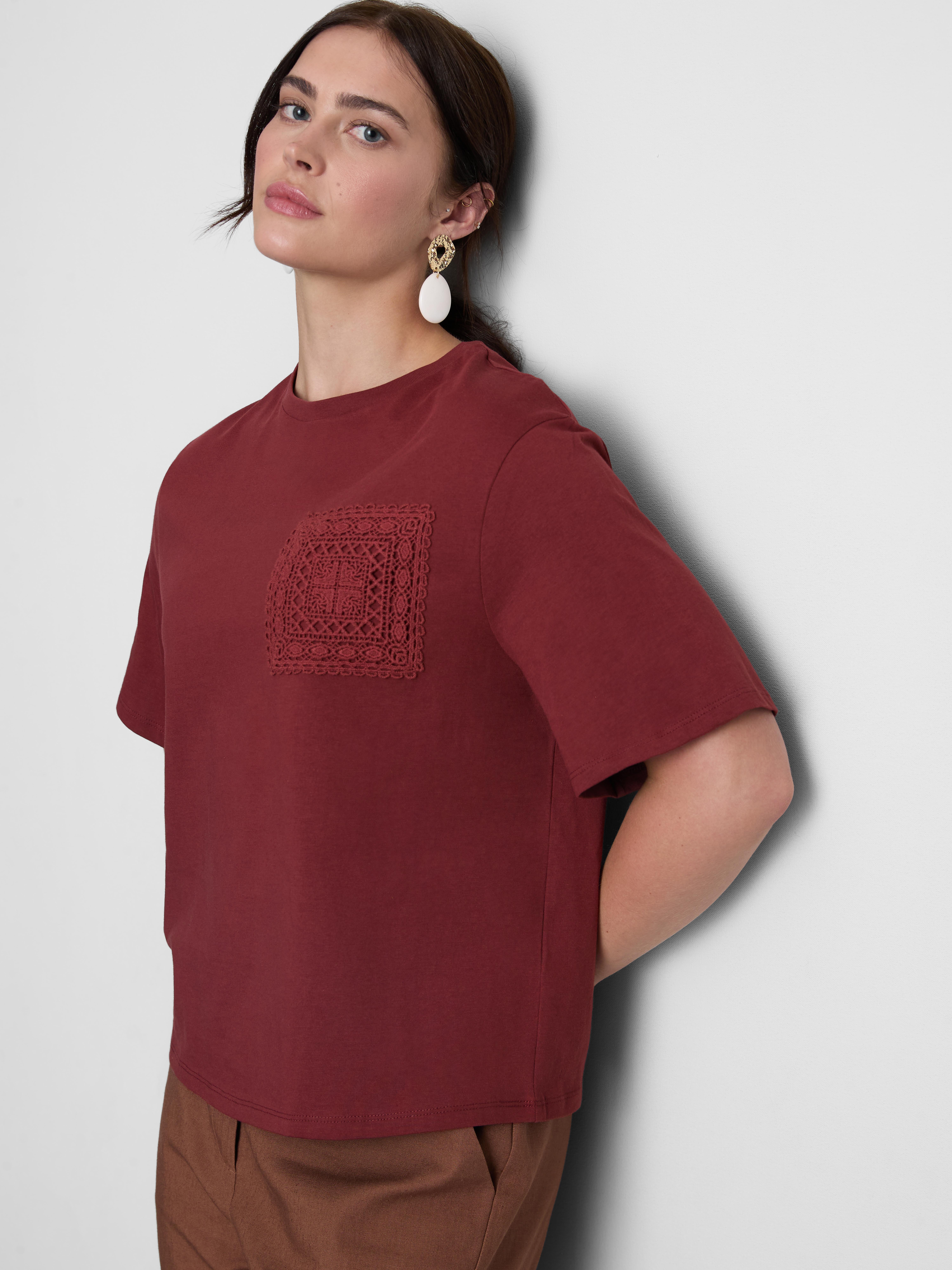 Szydełkowy bawełniany T-shirt z krótkim rękawem