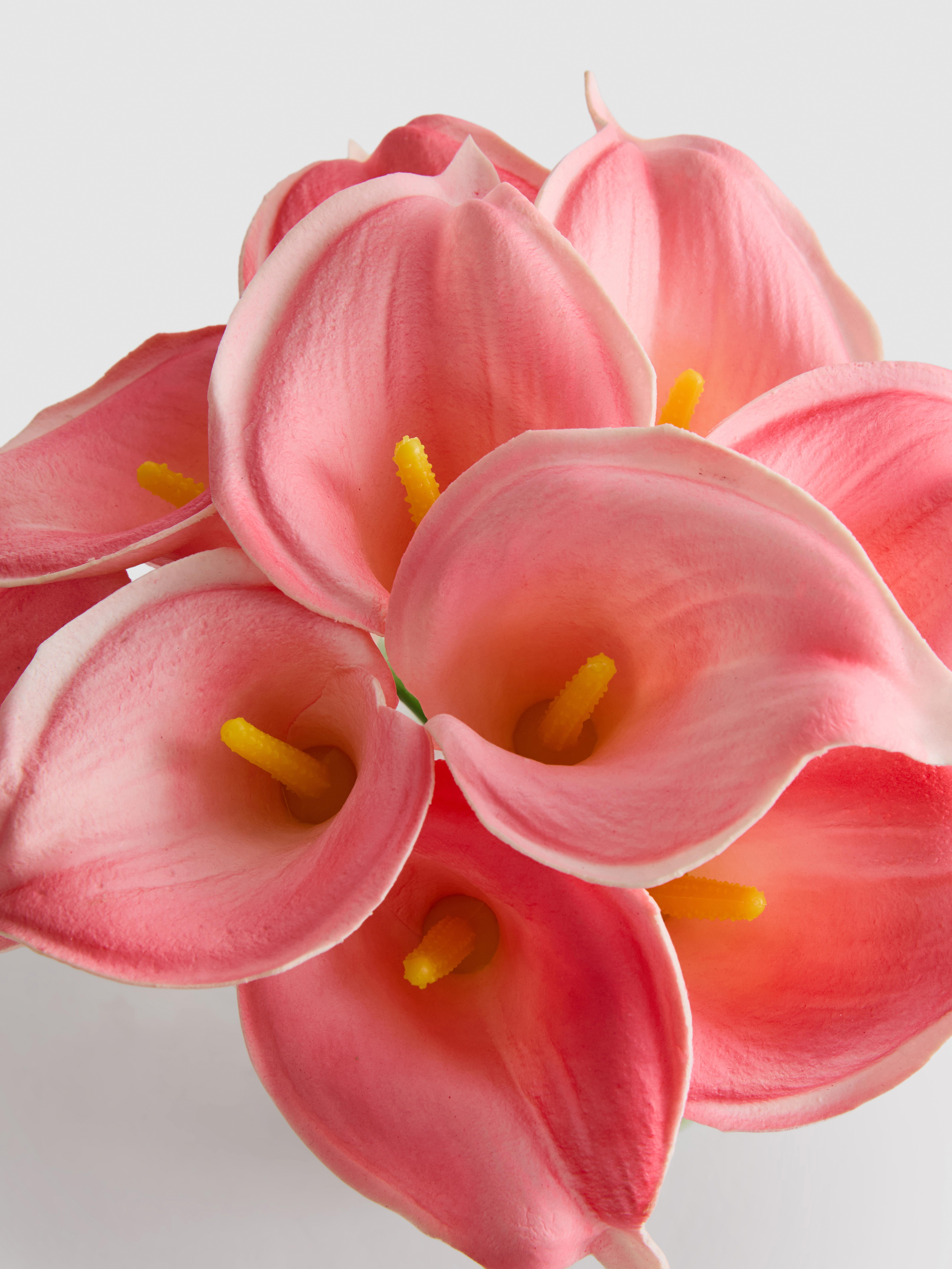 Künstlicher Calla-Strauß in Vase