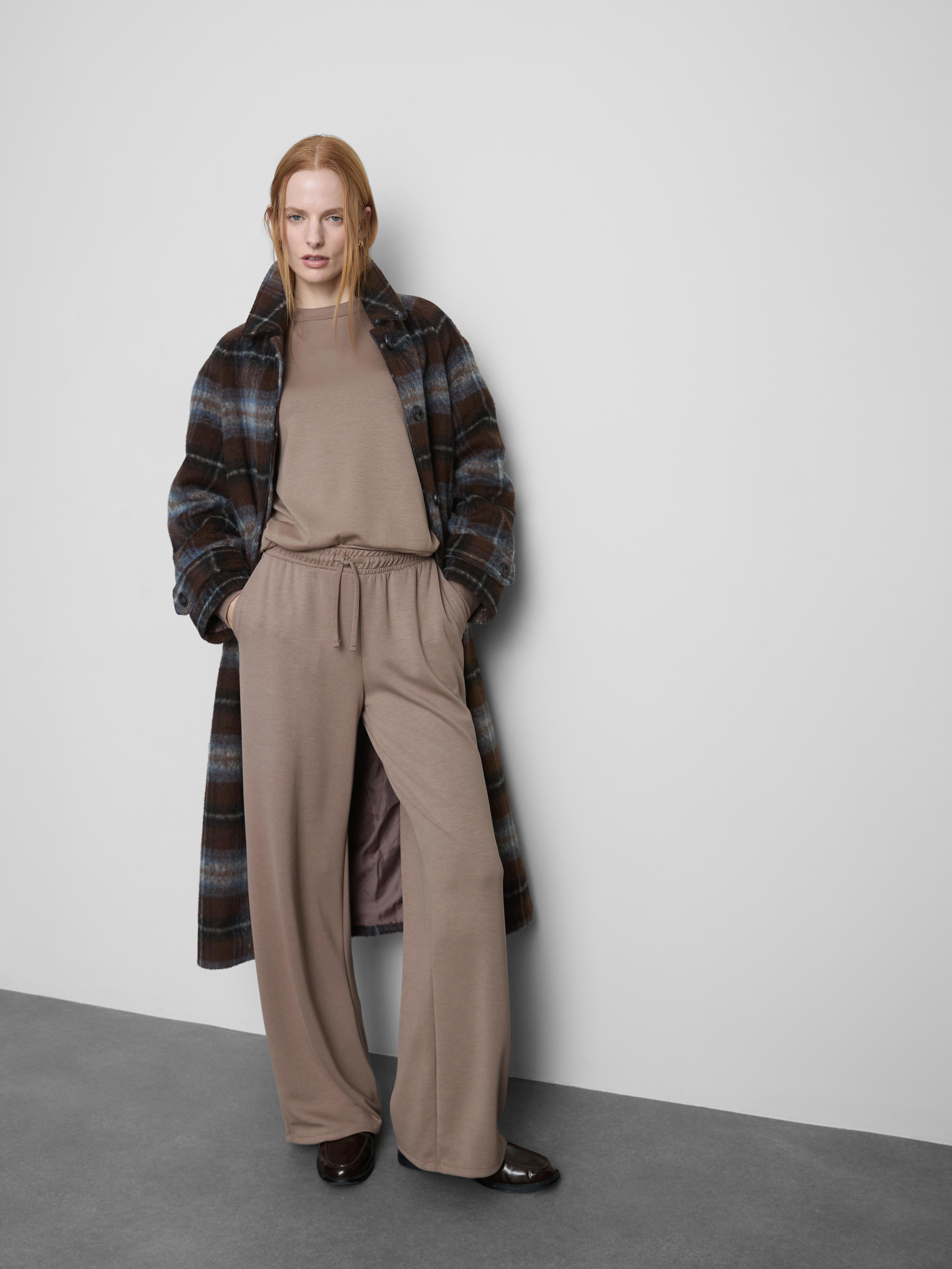 Wide Leg Joggers Taupe