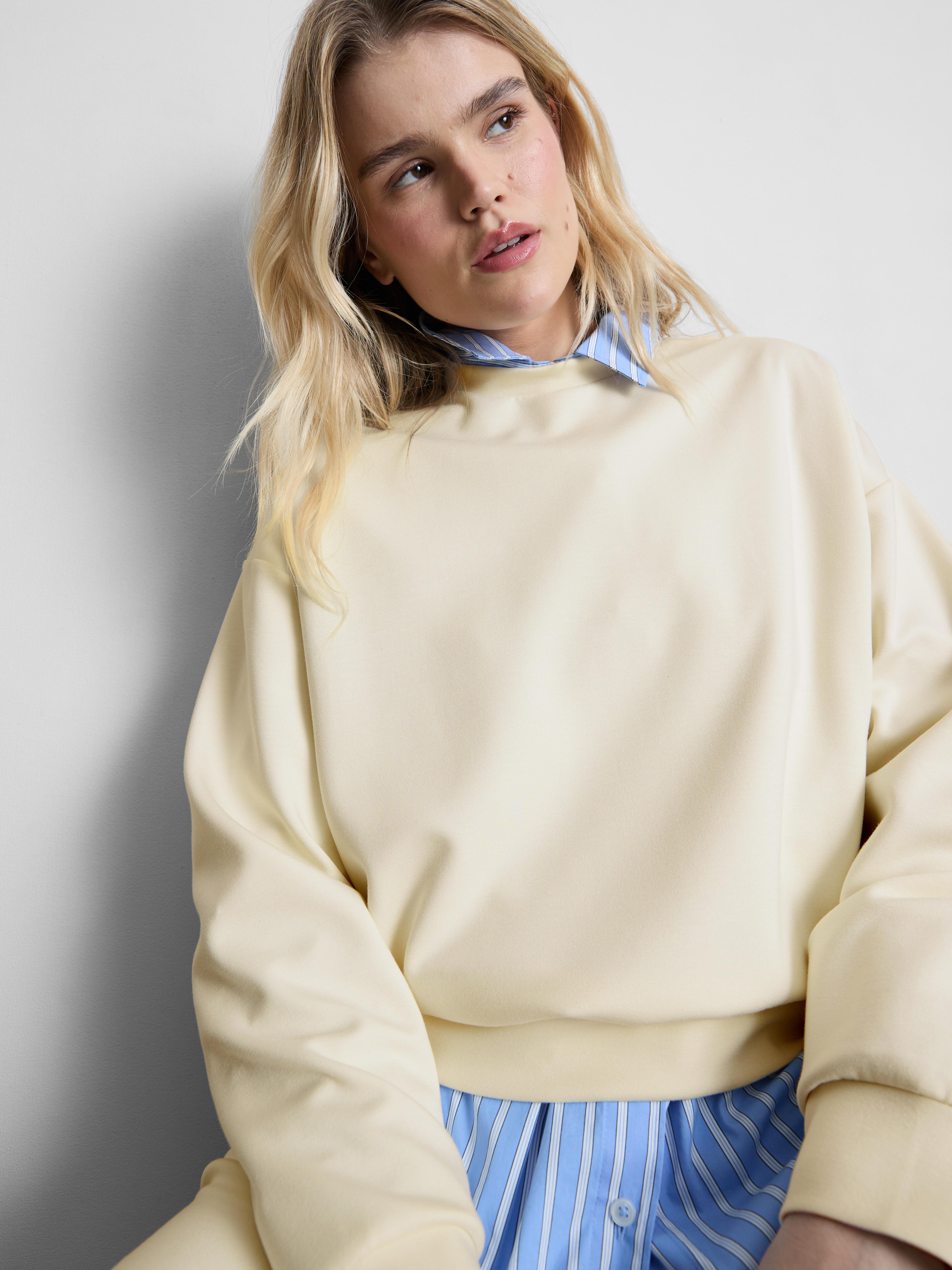 Active Round Neck Sweatshirt
