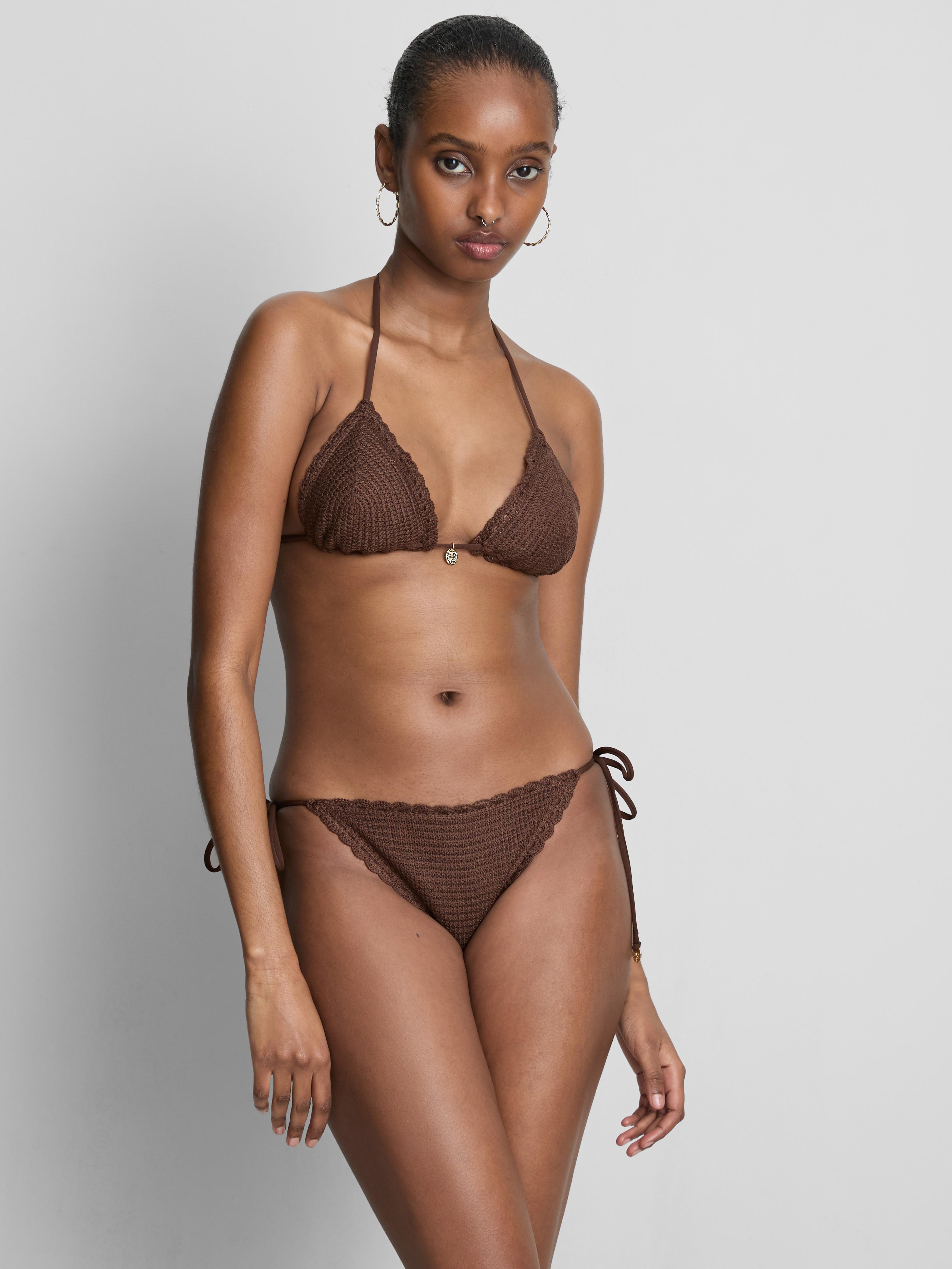 Gehäkelte Bikinihose zum seitlichen Binden