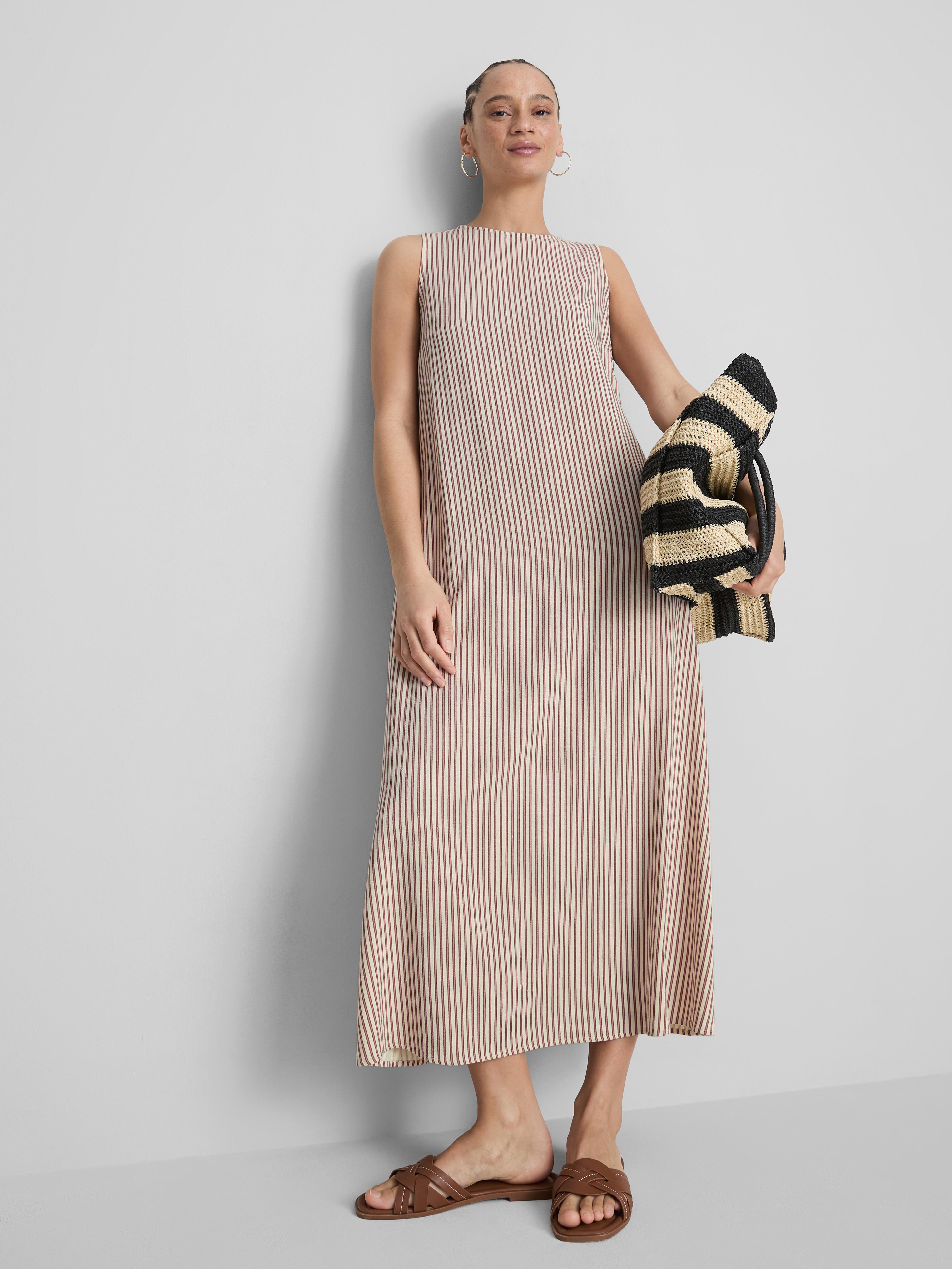 Sleeveless Trapeze Maxi Dress