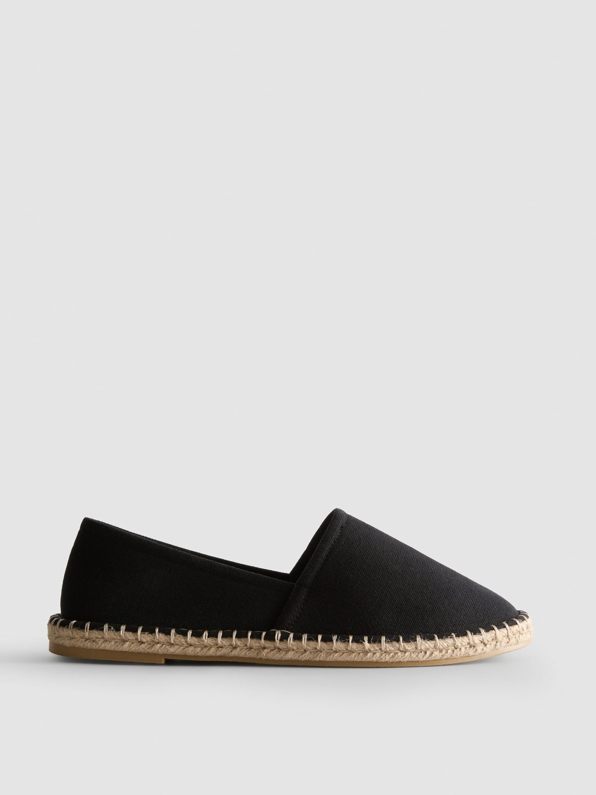 Black Canvas Espadrille Shoes – Primark – صورة إعلانية للمنتج