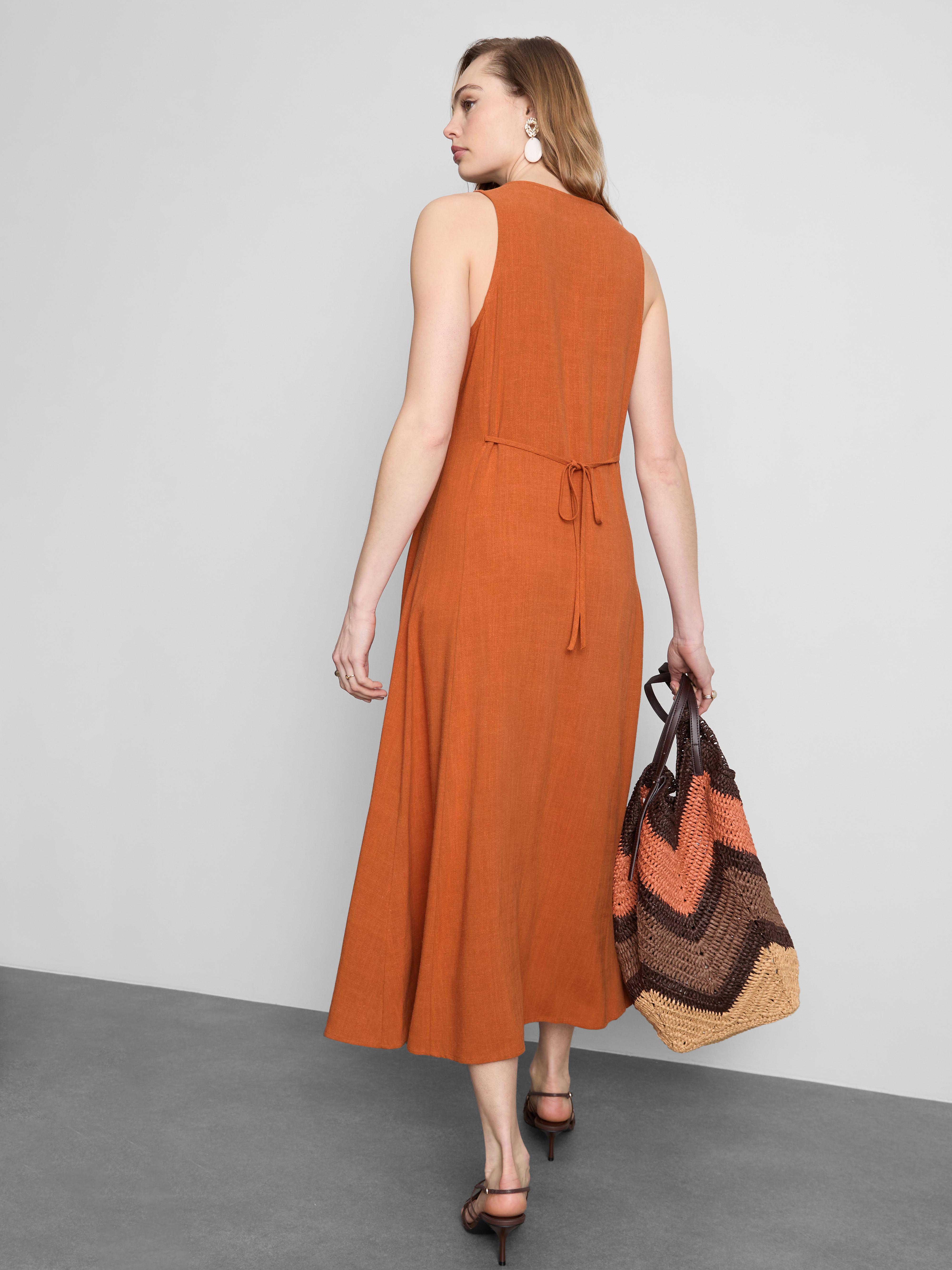Maxikleid mit V-Ausschnitt und Knopfleiste