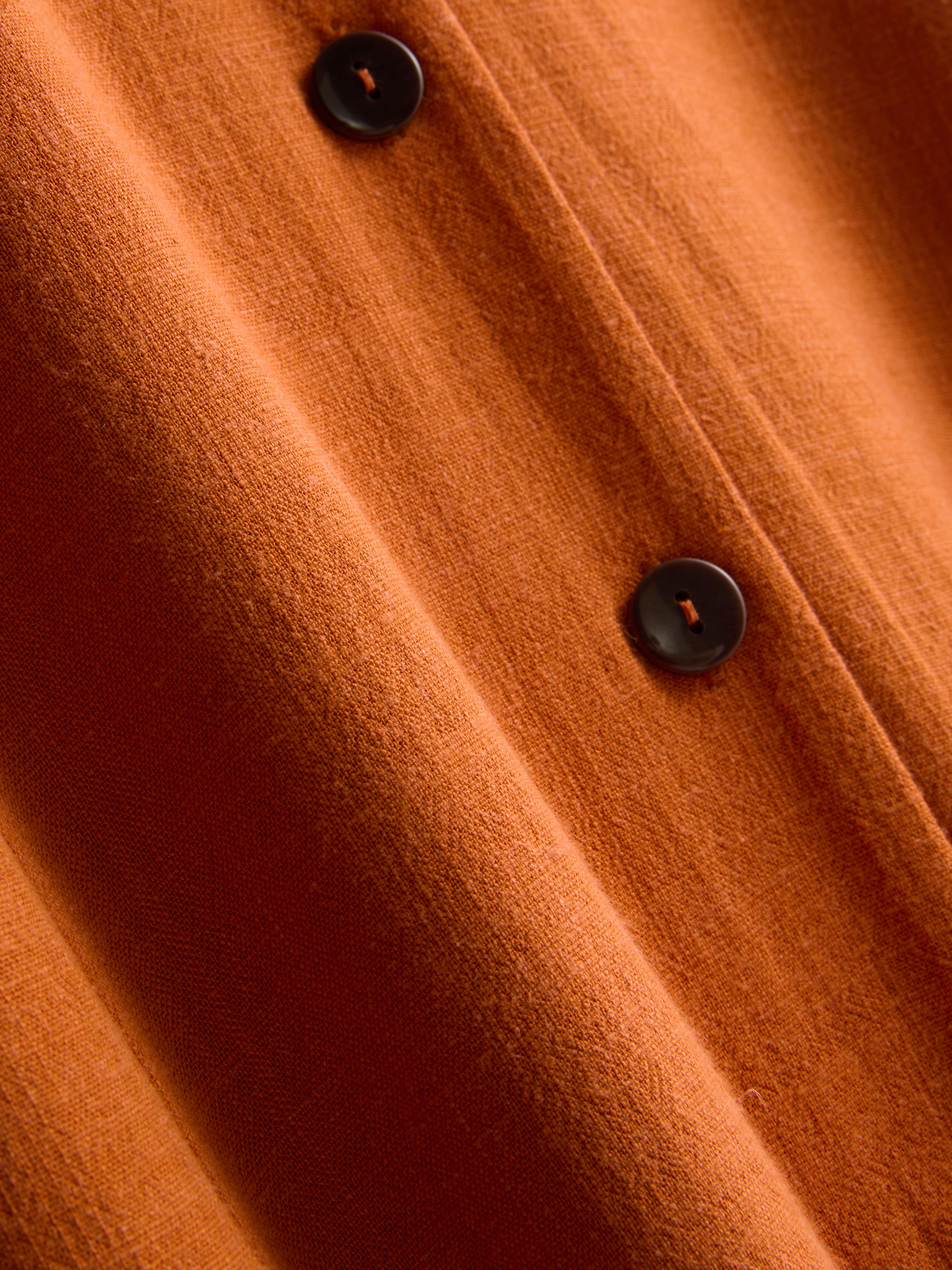 Maxikleid mit V-Ausschnitt und Knopfleiste