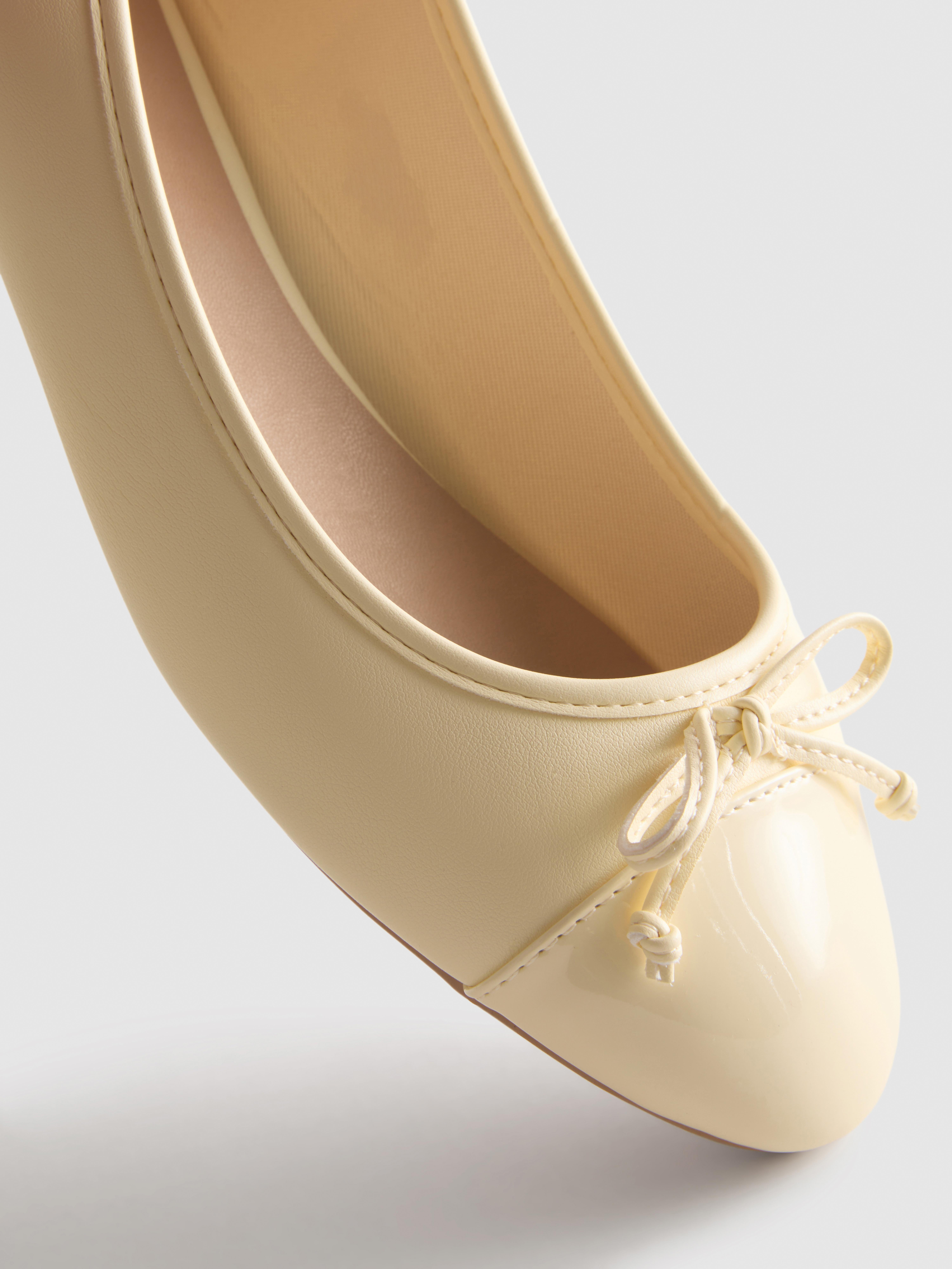 Ballerinaschoenen met strik