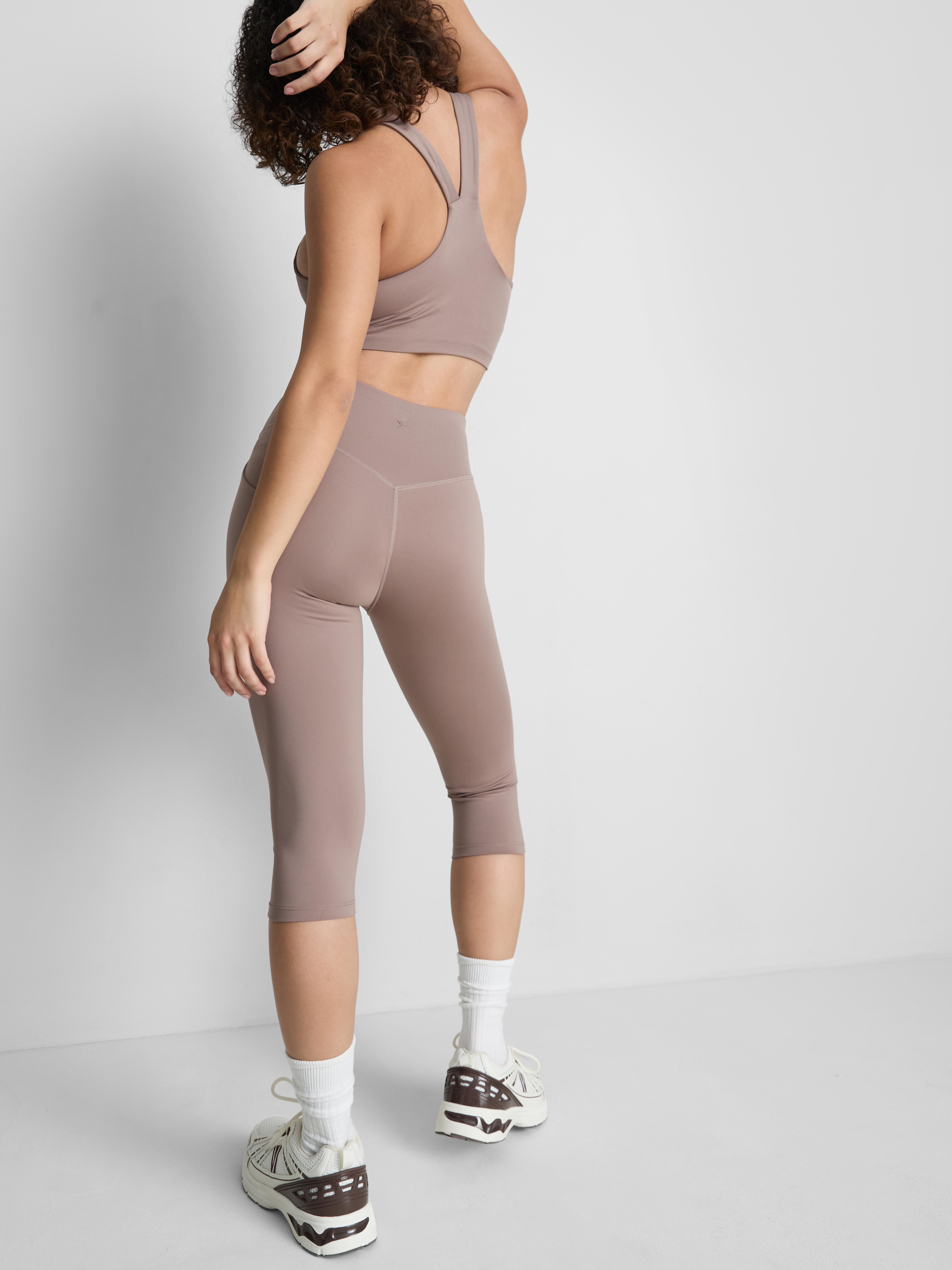 Magas derekú, sportos caprileggings