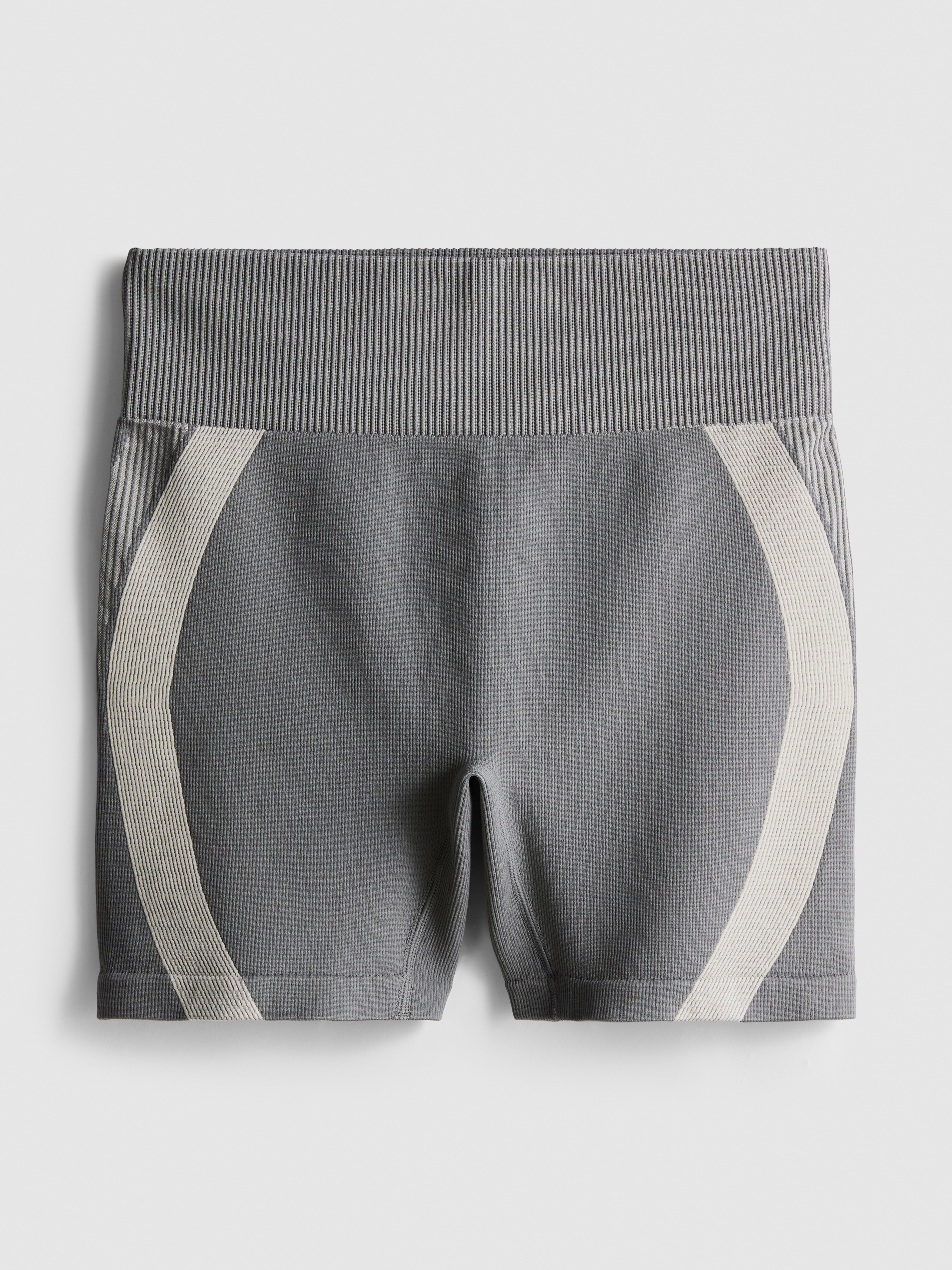 Seamless Active Contour Shorts