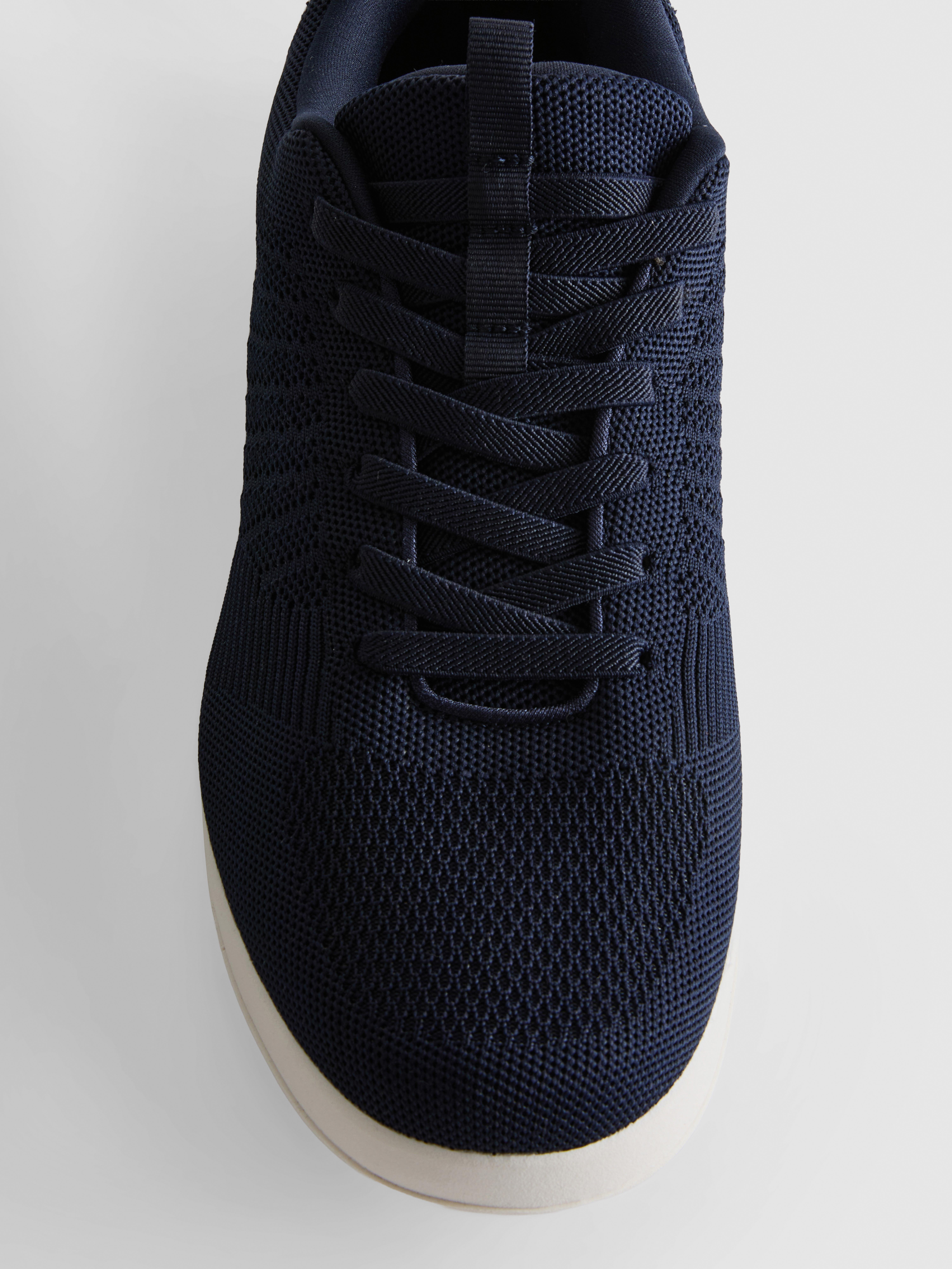 Buty sportowe z niską cholewką