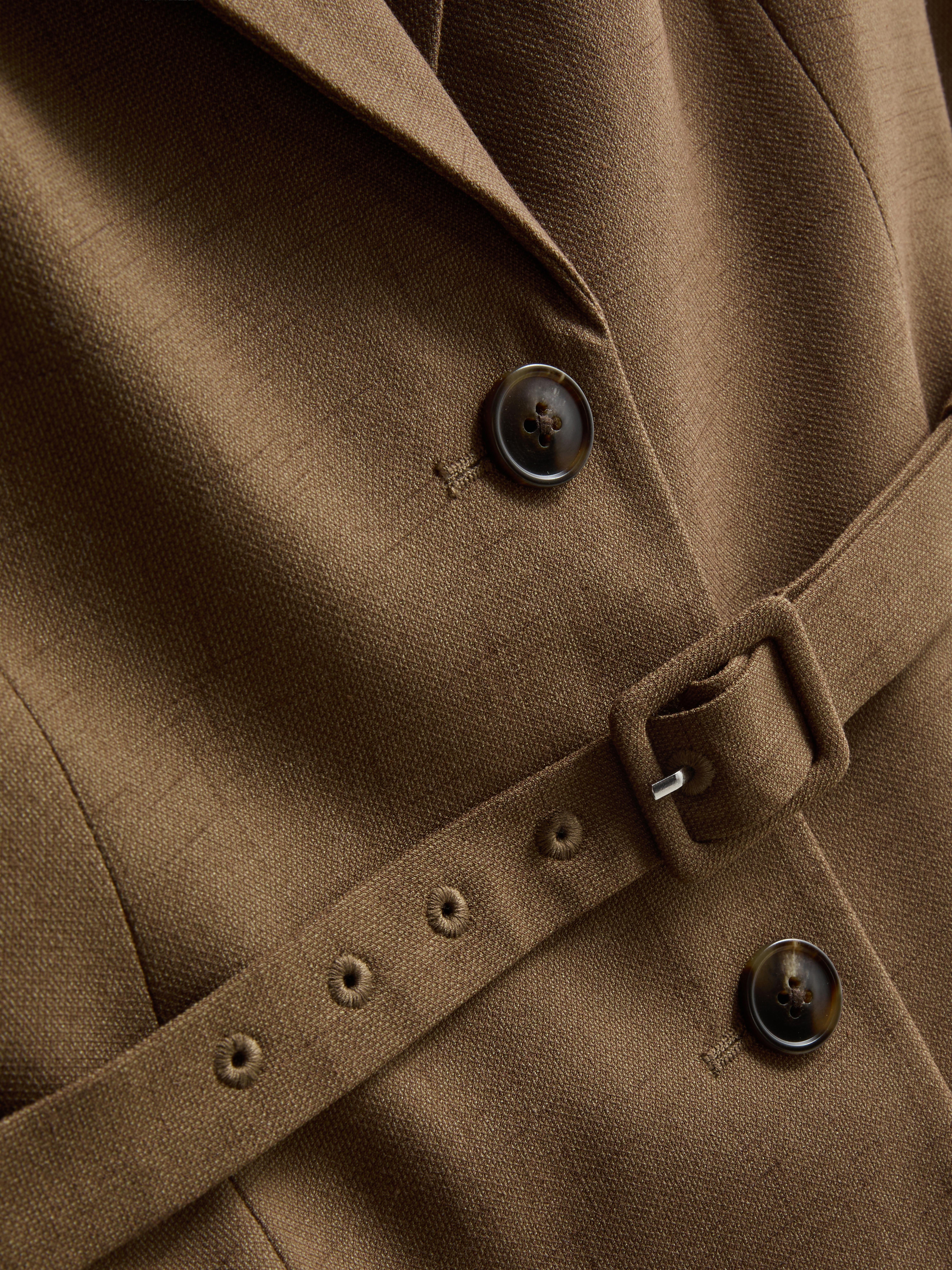 Kurzärmeliger Blazer mit Gürtel