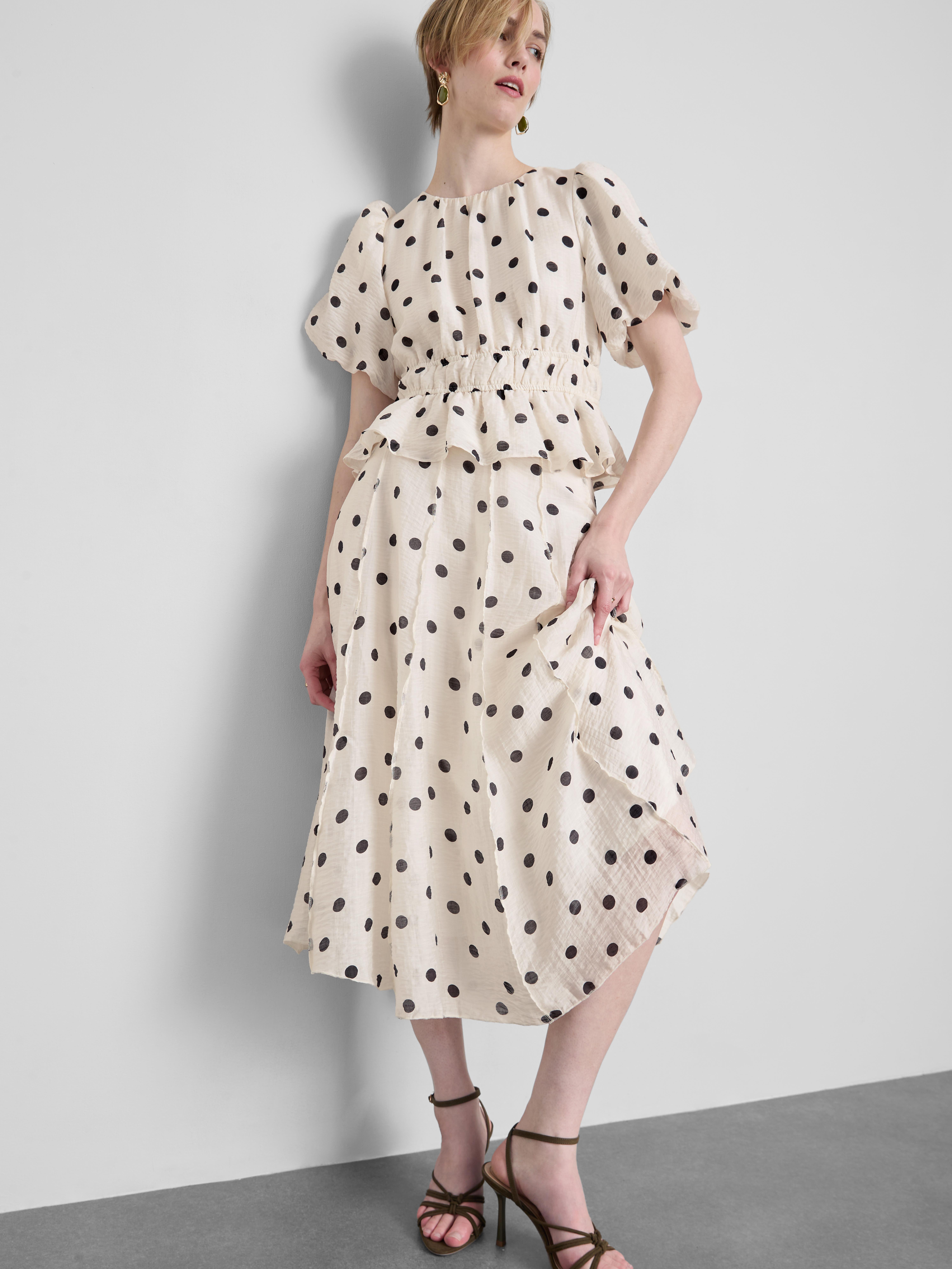 Halflange rok met naaddetails