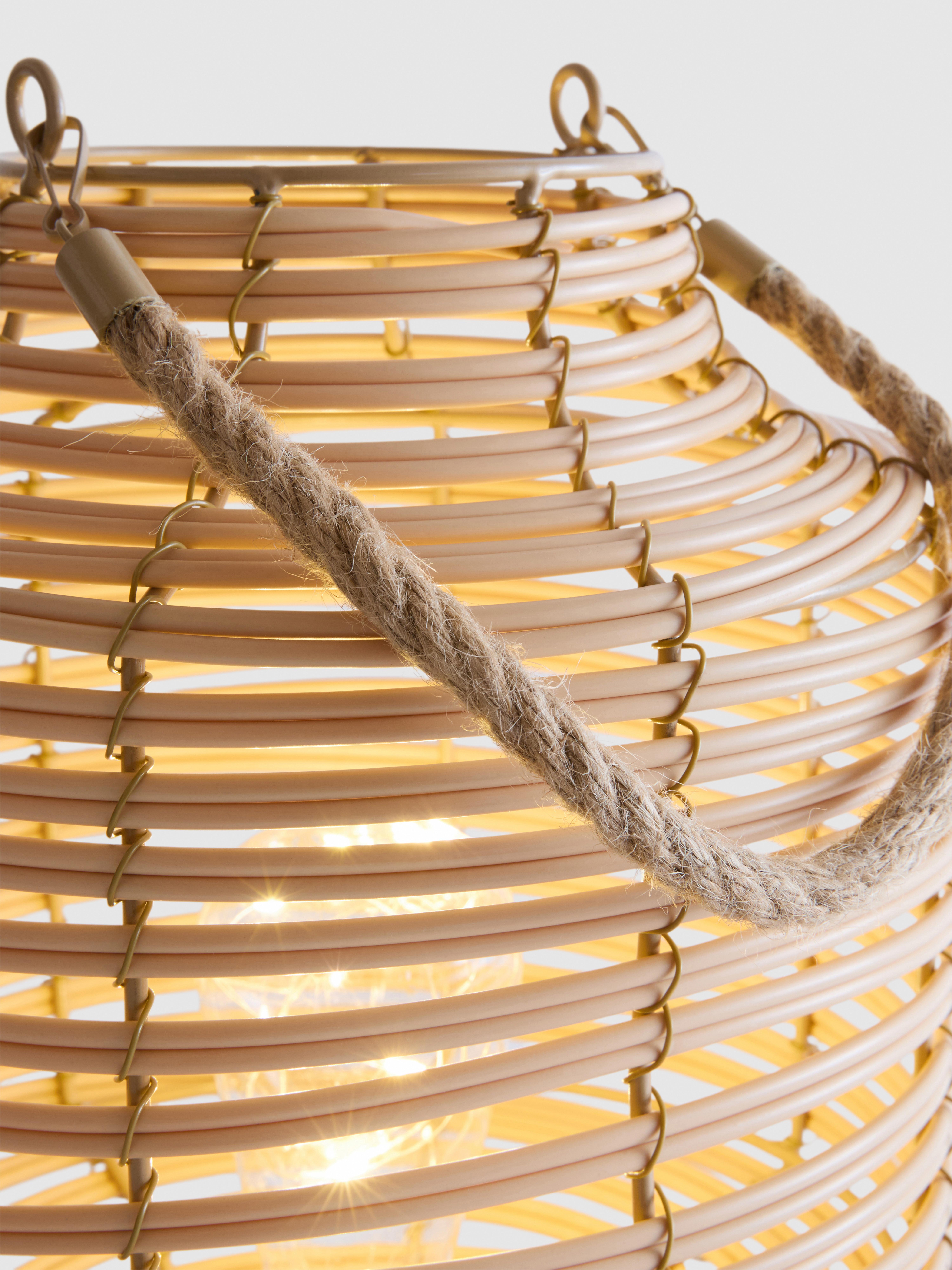 Rattanowy lampion LED