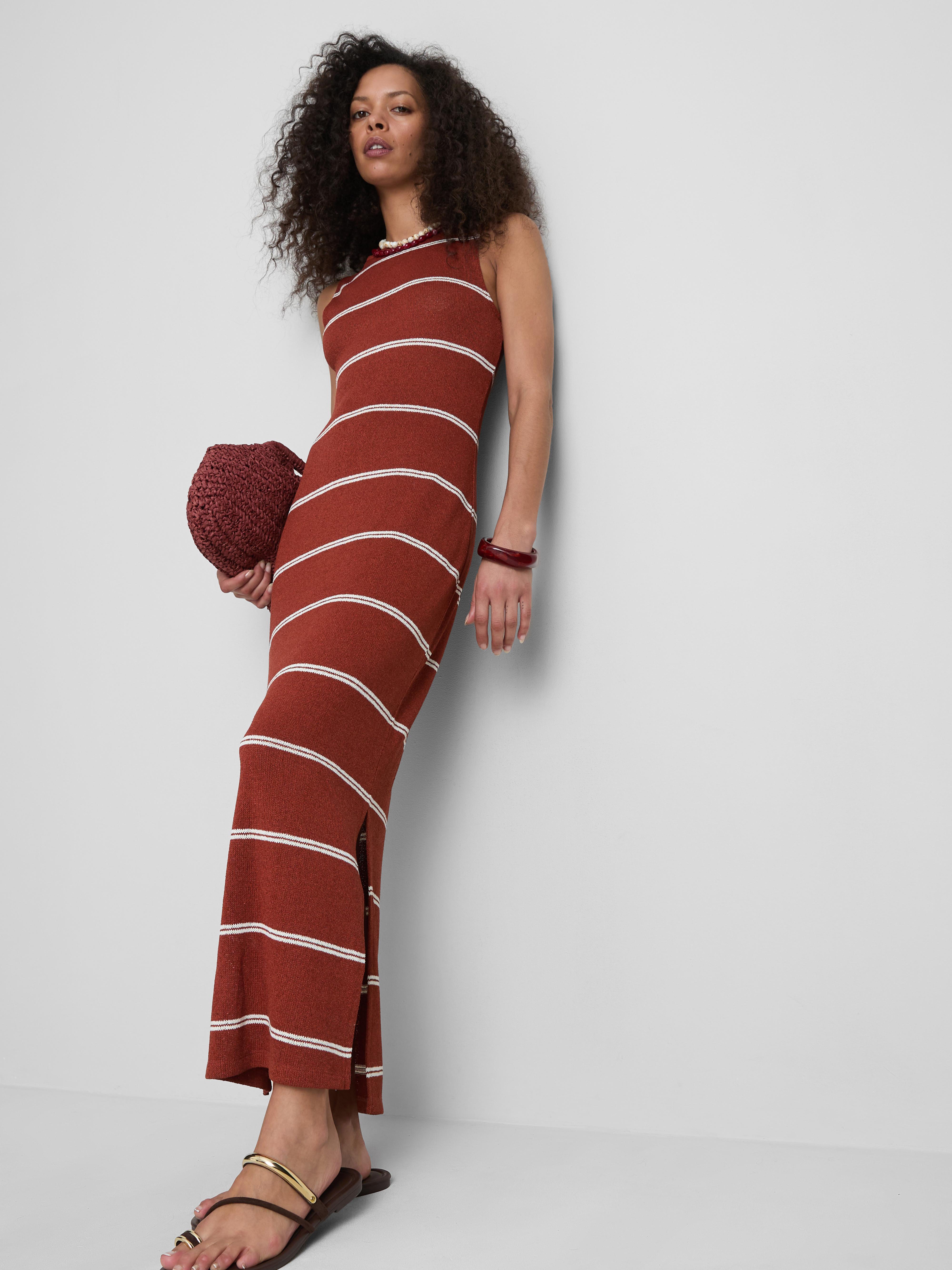 Robe mi-longue moulante sans manche Paula Echevarría