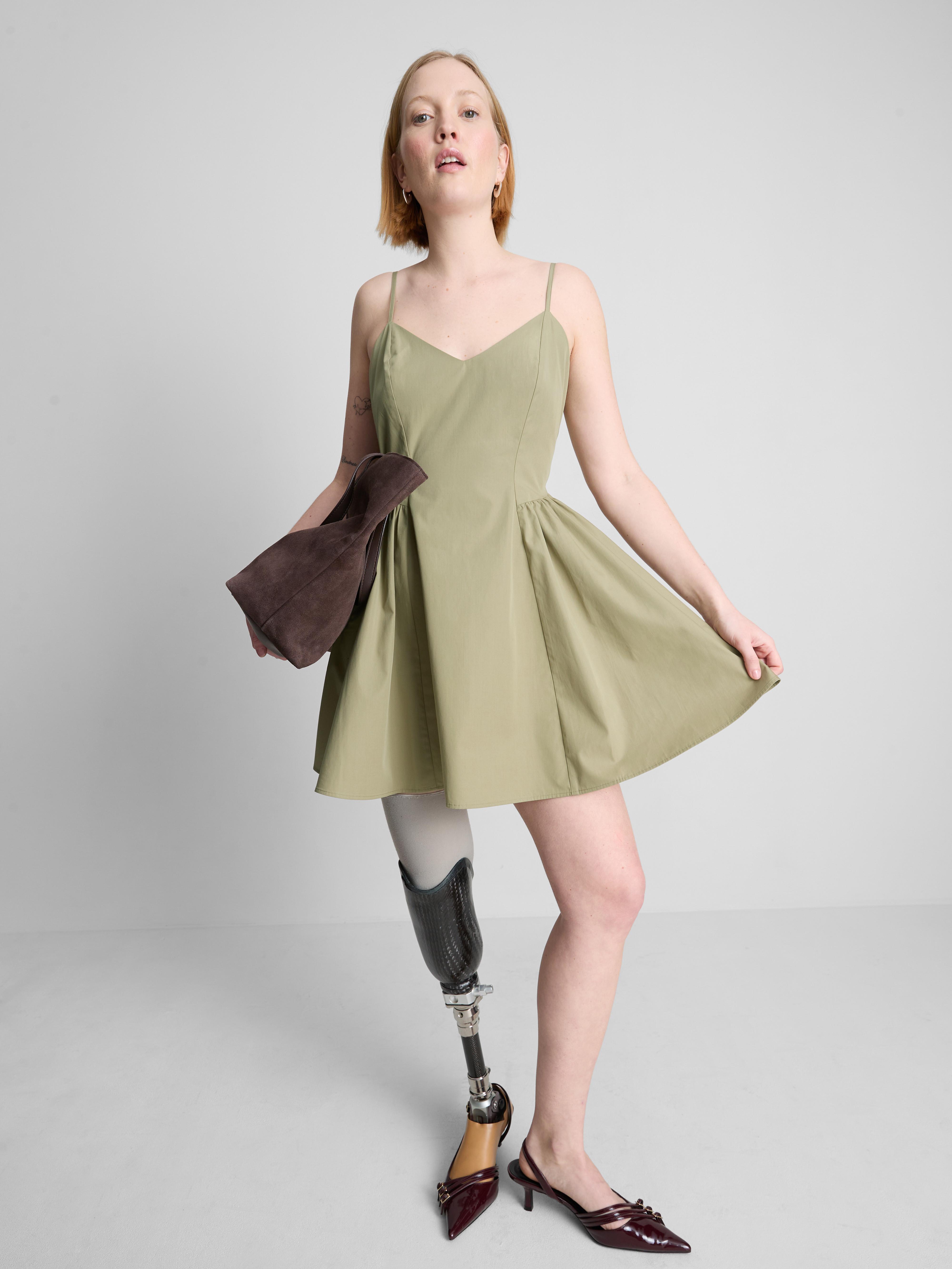 Strukturiertes Minikleid in Korsagen-Optik